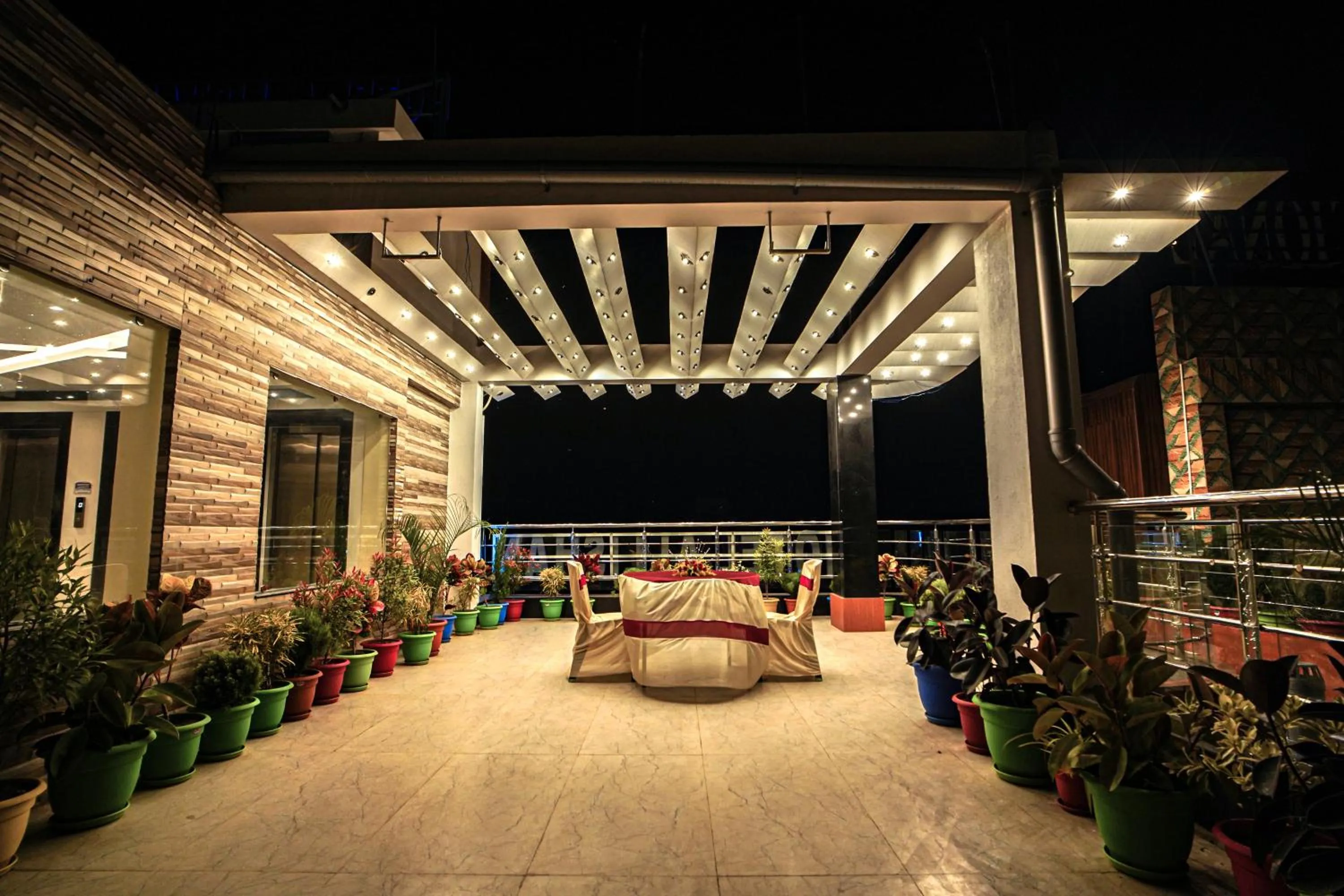 Property building in HOTEL ALLISHAN !! Couple Friendly Hotel Near Science City !!