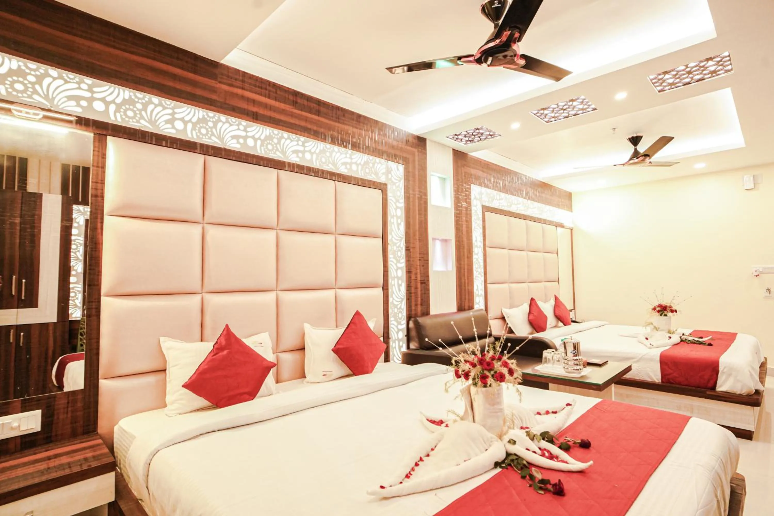 Bed in HOTEL ALLISHAN !! Couple Friendly Hotel Near Science City !!