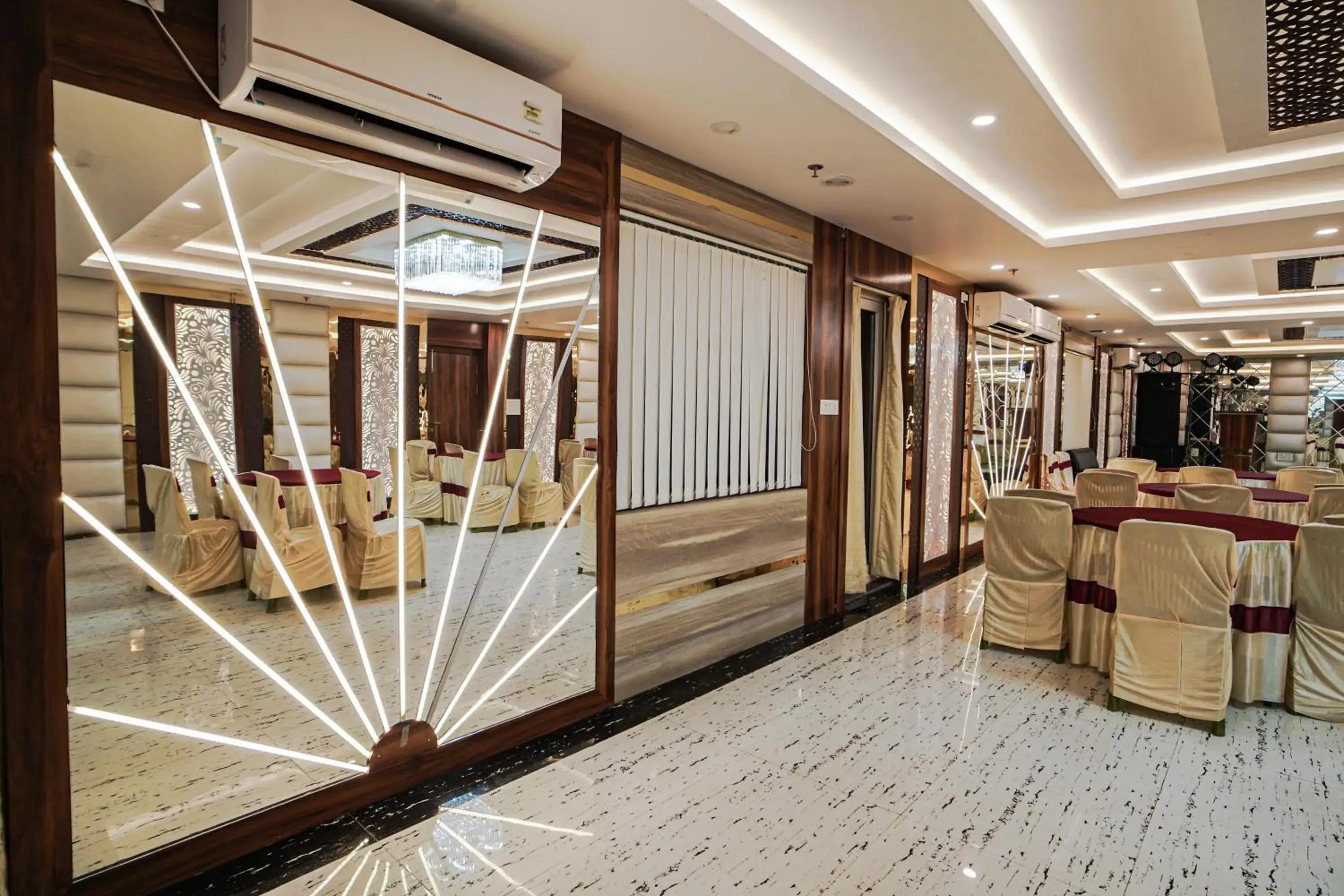 Living room in HOTEL ALLISHAN !! Couple Friendly Hotel Near Science City !! Living room in HOTEL ALLISHAN !! Couple Friendly Hotel Near Science City !!