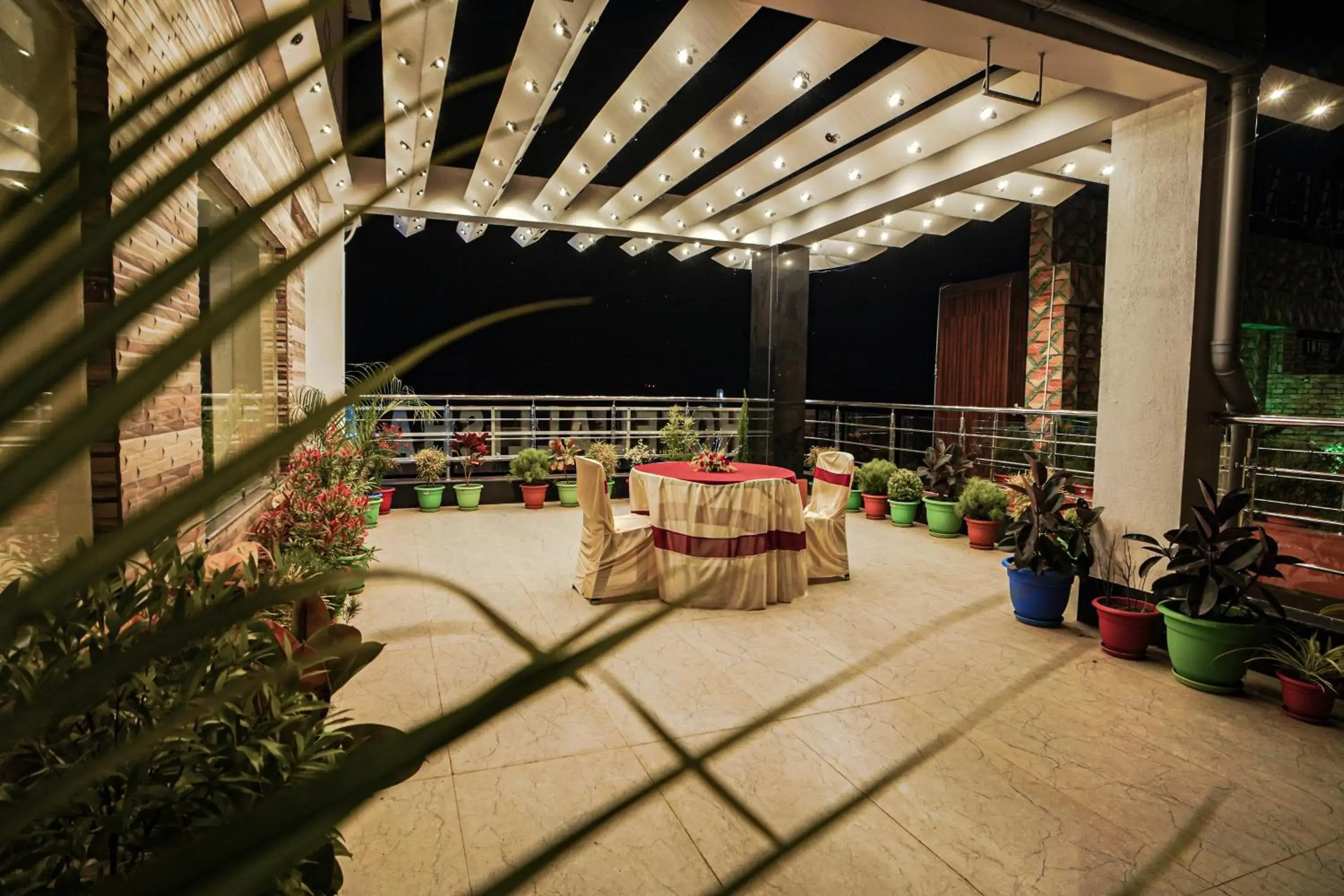 Restaurant/places to eat in HOTEL ALLISHAN !! Couple Friendly Hotel Near Science City !! Restaurant/places to eat in HOTEL ALLISHAN !! Couple Friendly Hotel Near Science City !!