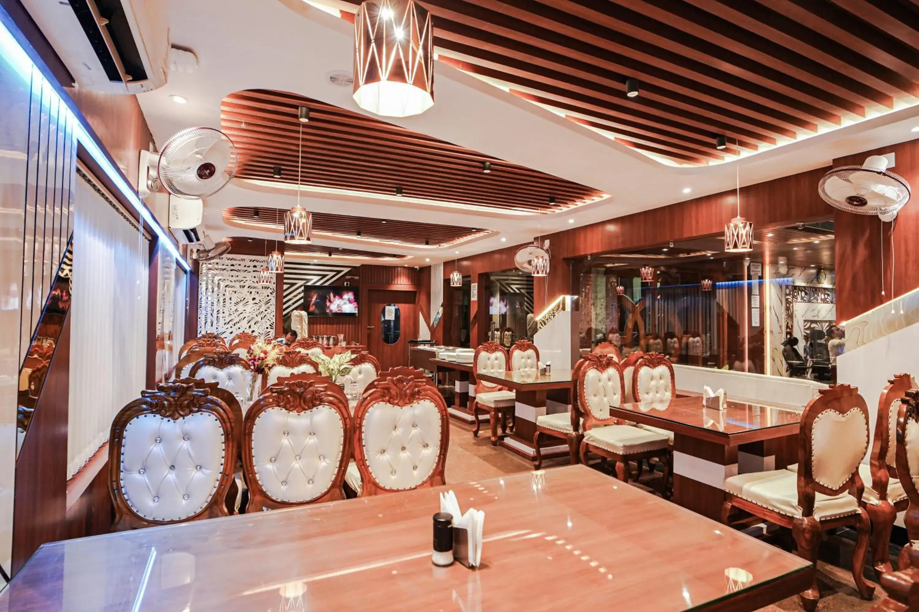 Restaurant/places to eat in HOTEL ALLISHAN !! Couple Friendly Hotel Near Science City !! Restaurant/places to eat in HOTEL ALLISHAN !! Couple Friendly Hotel Near Science City !!