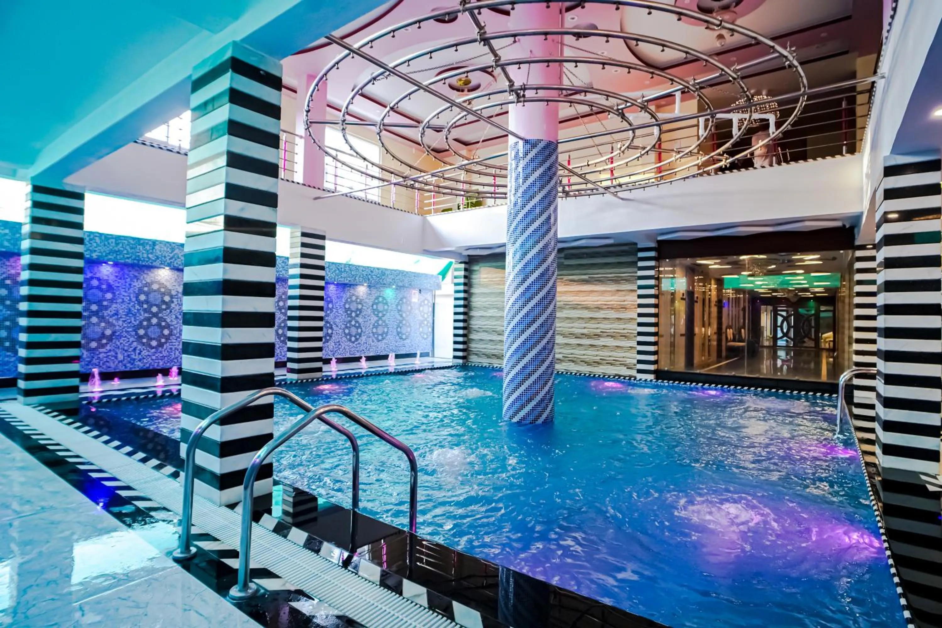 Pool view in HOTEL ALLISHAN !! Couple Friendly Hotel Near Science City !!