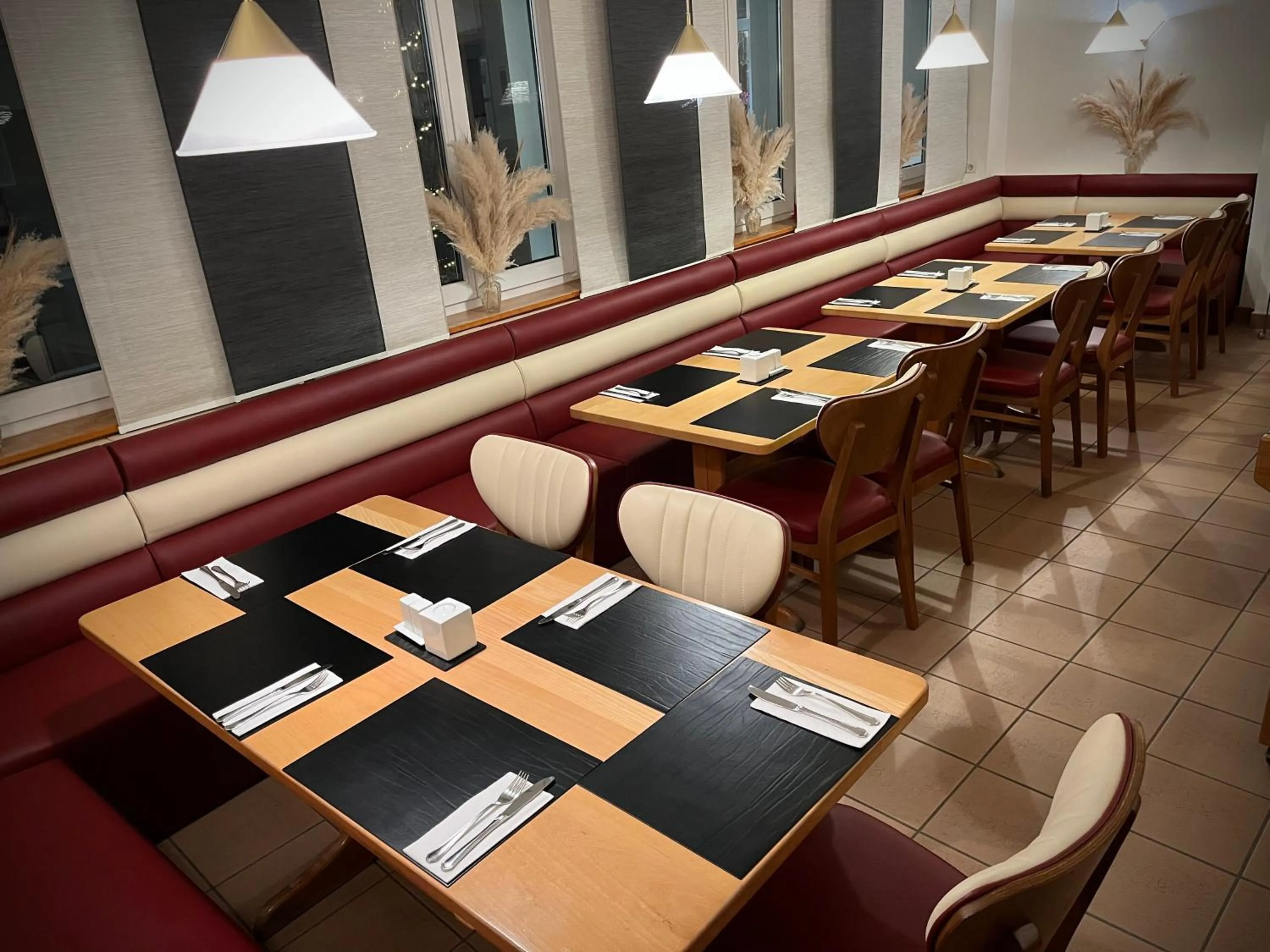 Restaurant/places to eat in Hotel zu den Linden