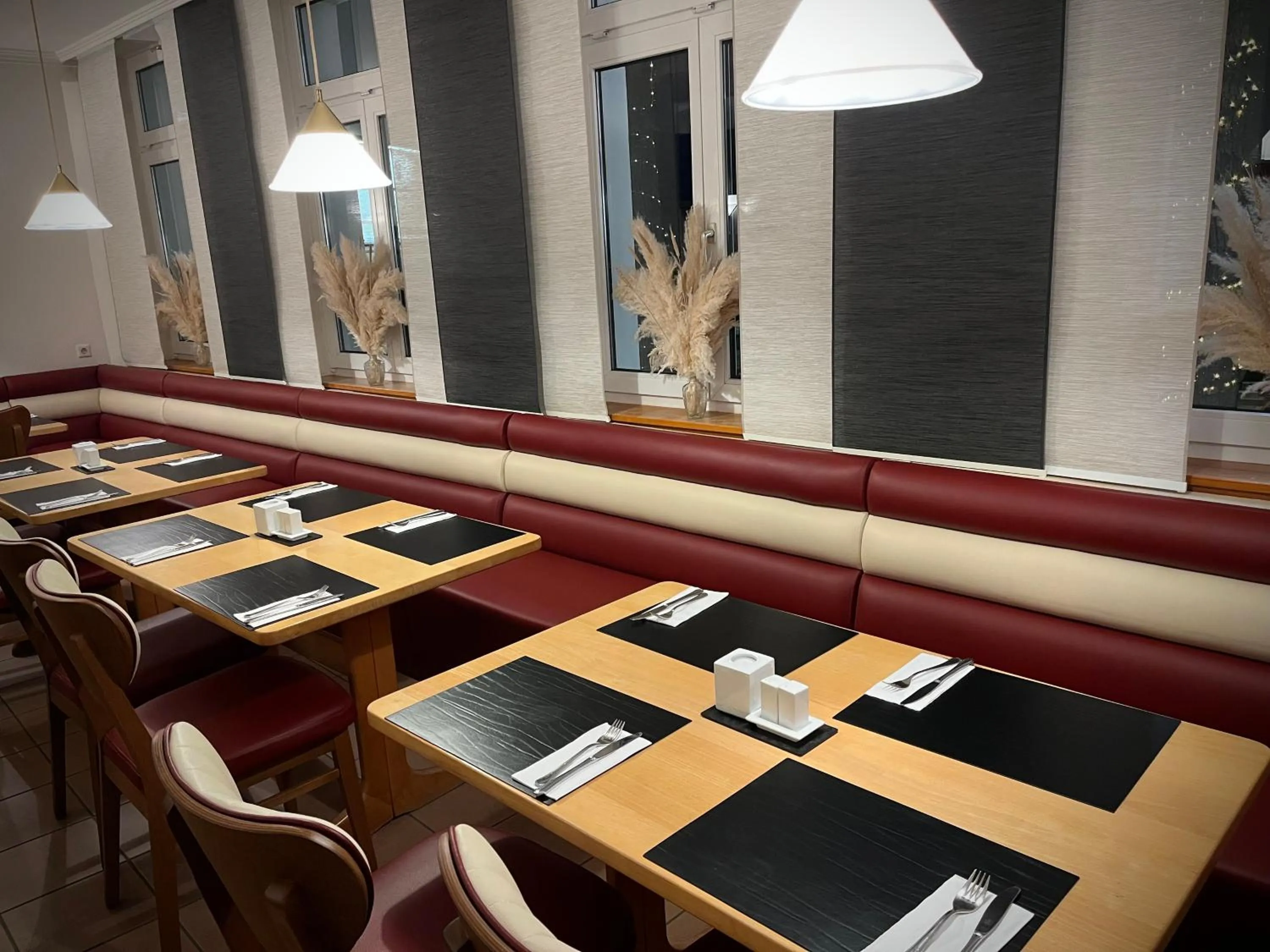 Restaurant/places to eat in Hotel zu den Linden