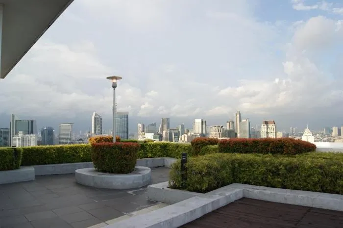 The Beacon Makati by mvmtransient