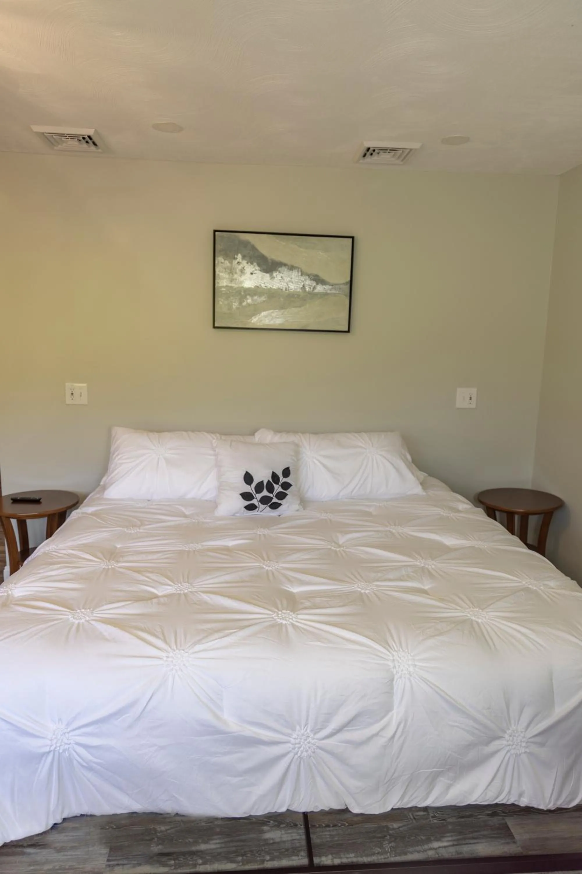 Bed in Stony Fork Inn