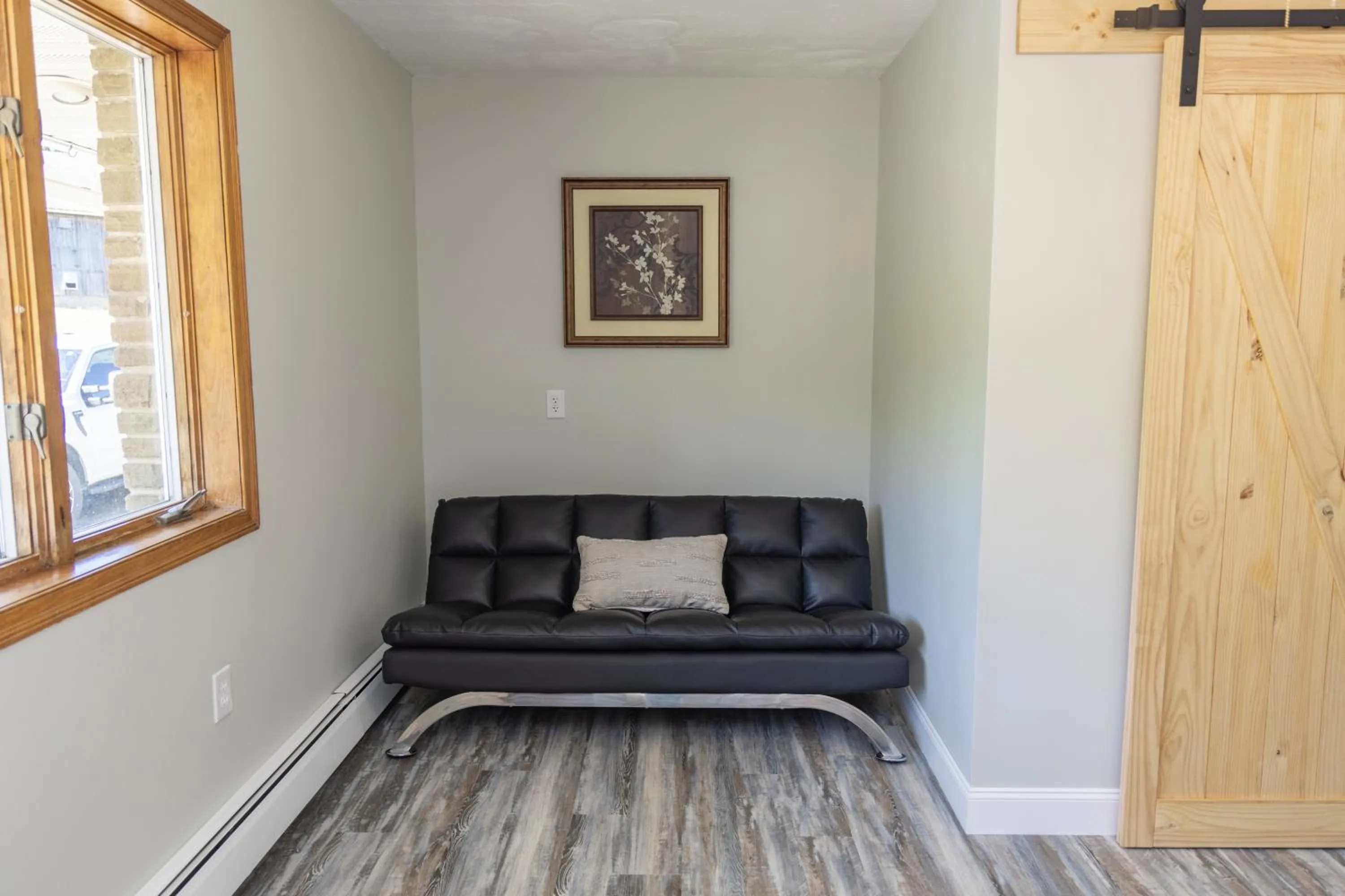 Living room in Stony Fork Inn