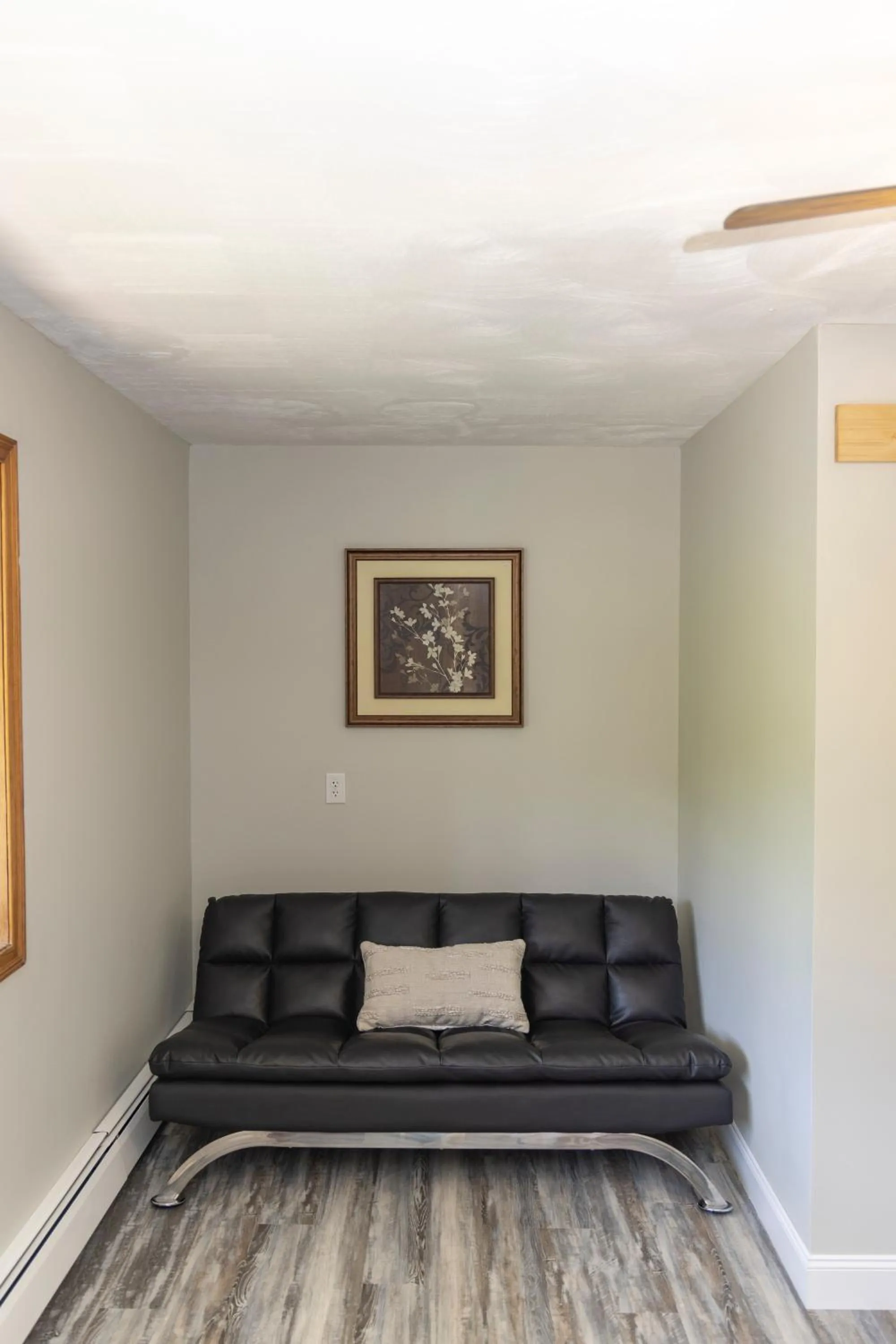 Living room in Stony Fork Inn