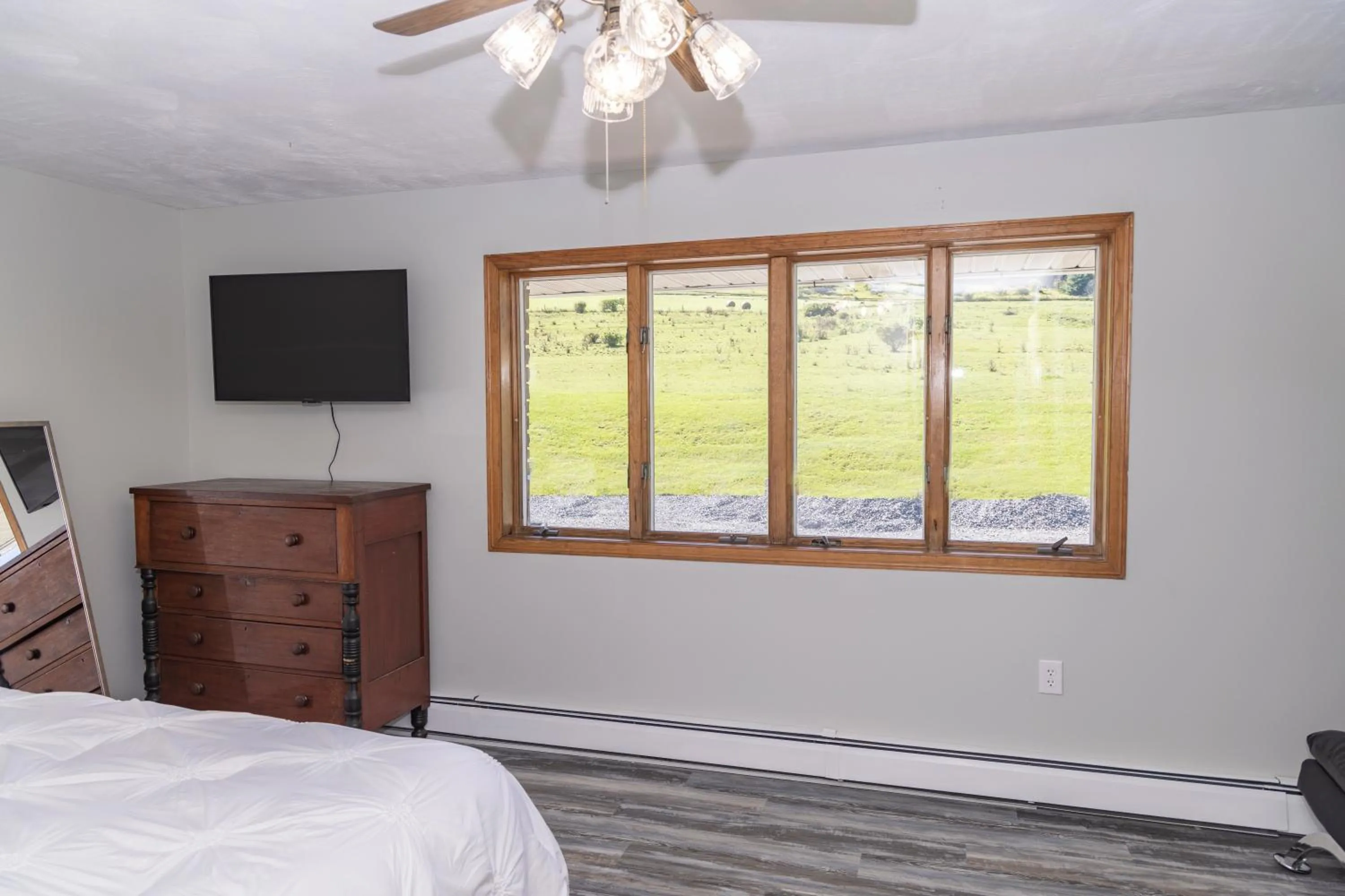 Bed in Stony Fork Inn