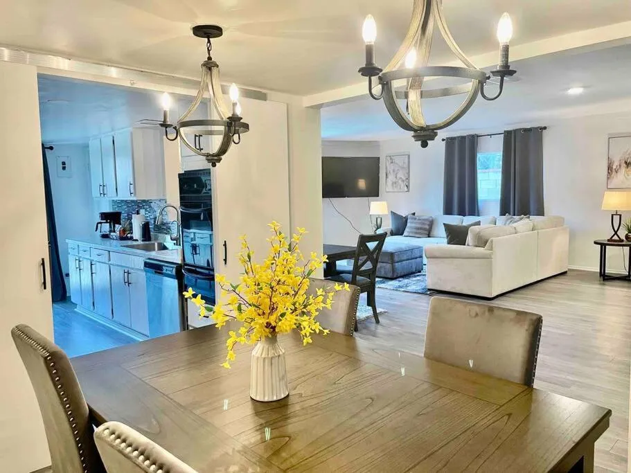 Glendora Pool Home Retreat