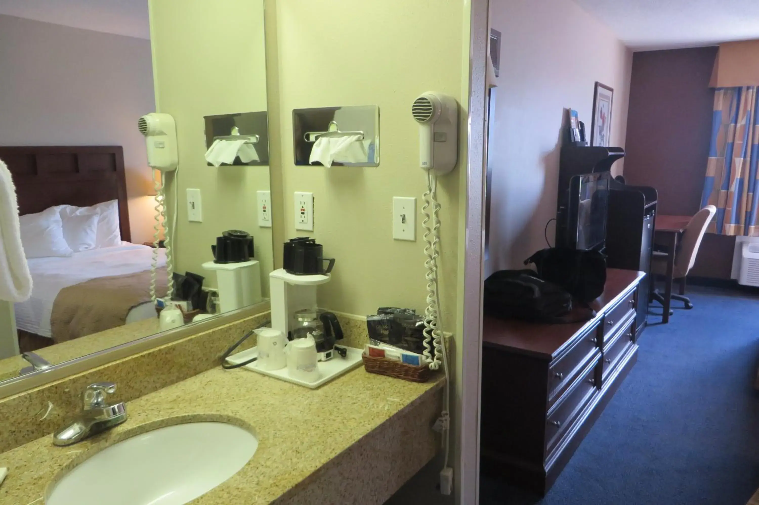 Bathroom, Bed in Baymont by Wyndham Boone Bathroom, Bed in Baymont by Wyndham Boone