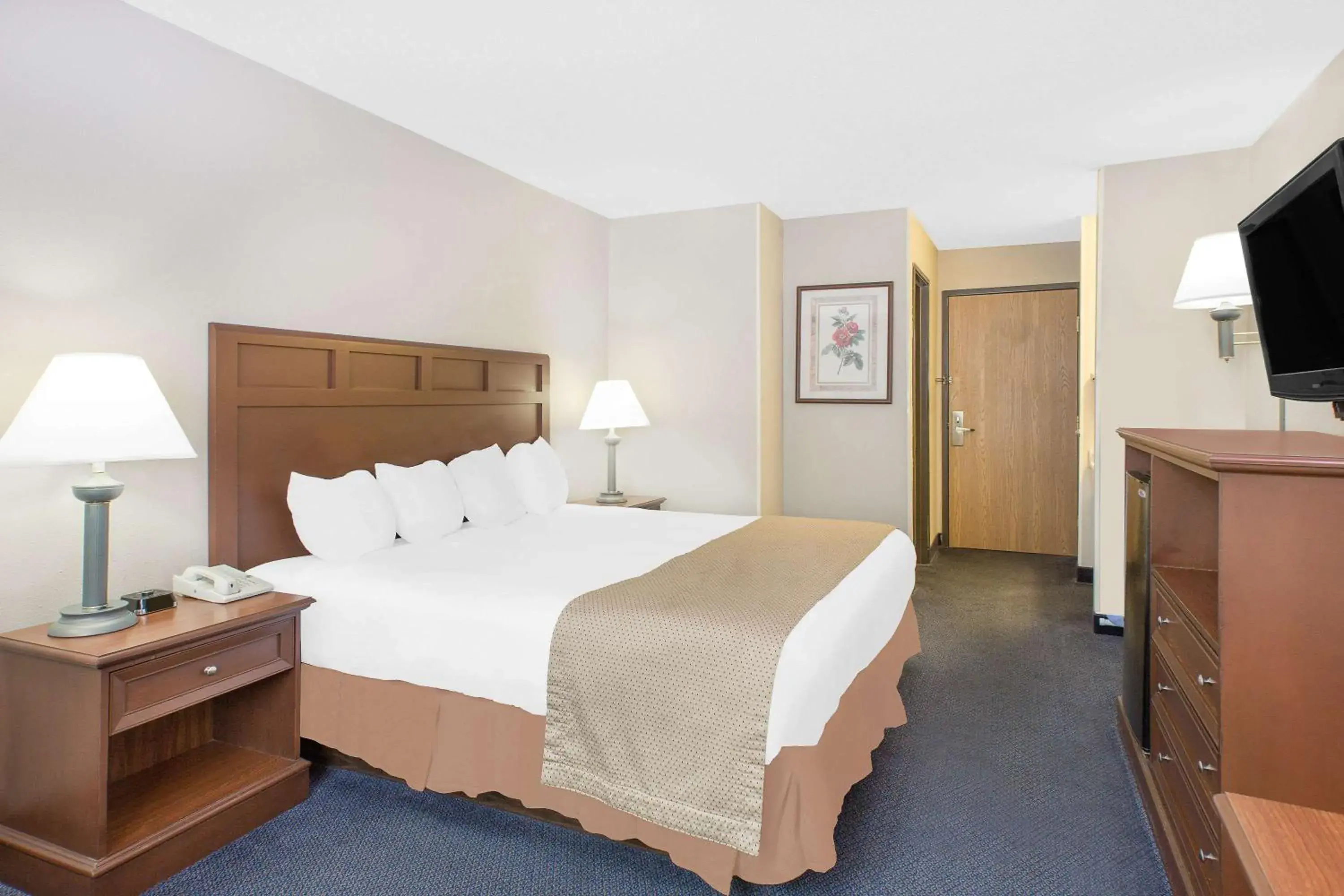 Queen Room - Disability Access - Non-Smoking in Baymont by Wyndham Boone Queen Room - Disability Access - Non-Smoking in Baymont by Wyndham Boone