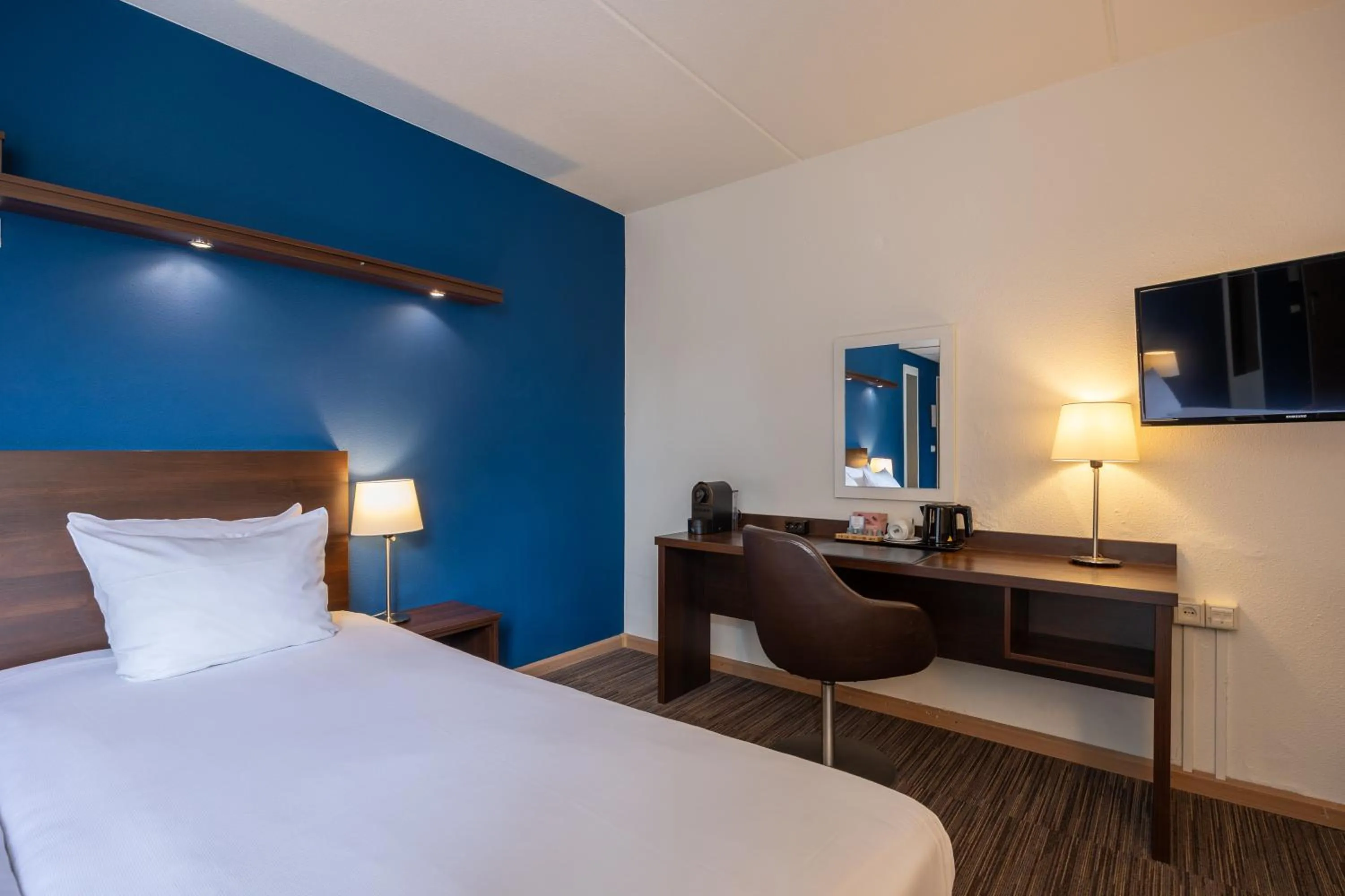 Bedroom, Bed in Amrâth Hotel Media Park Hilversum