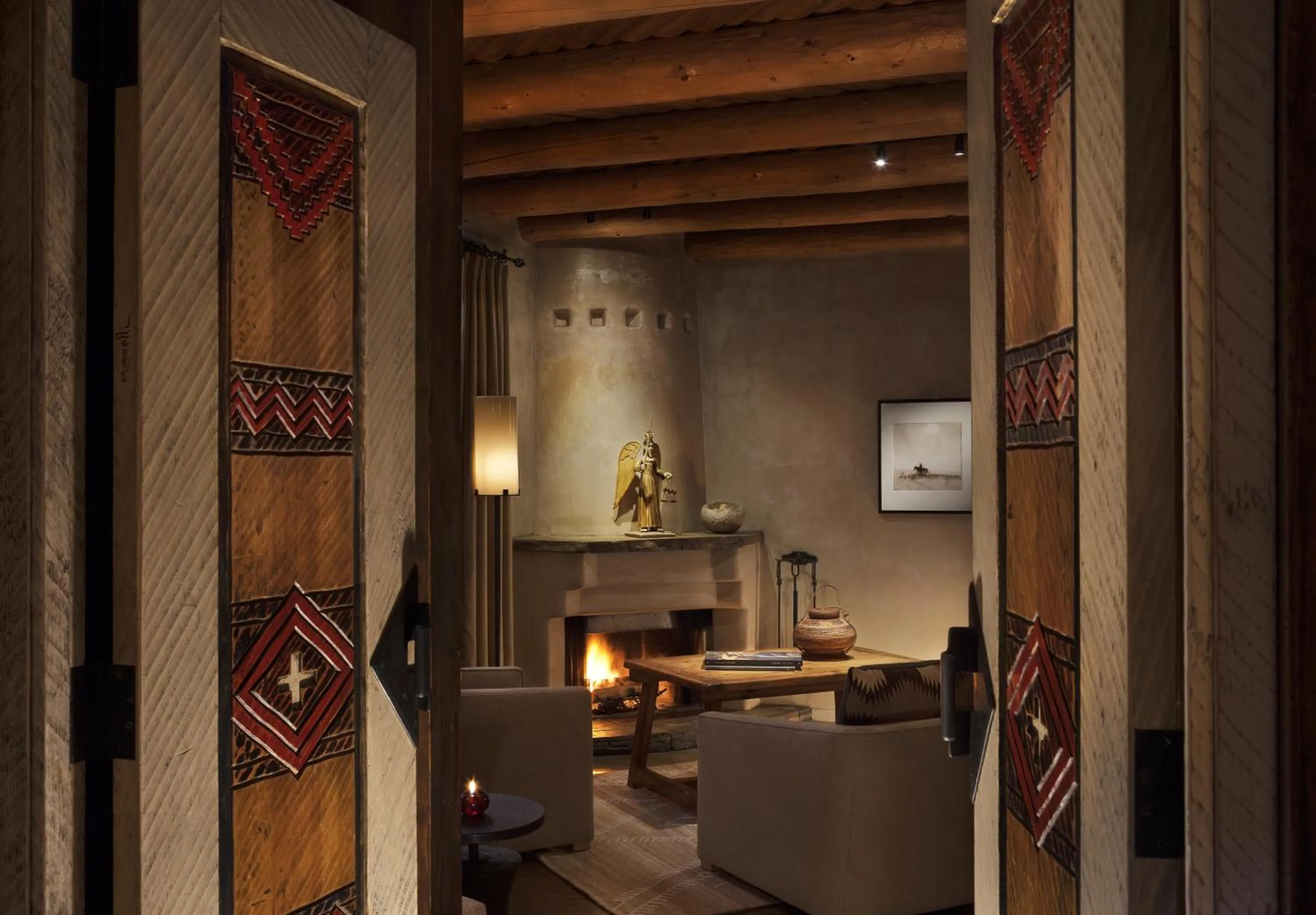 Living room in Rosewood Inn of the Anasazi