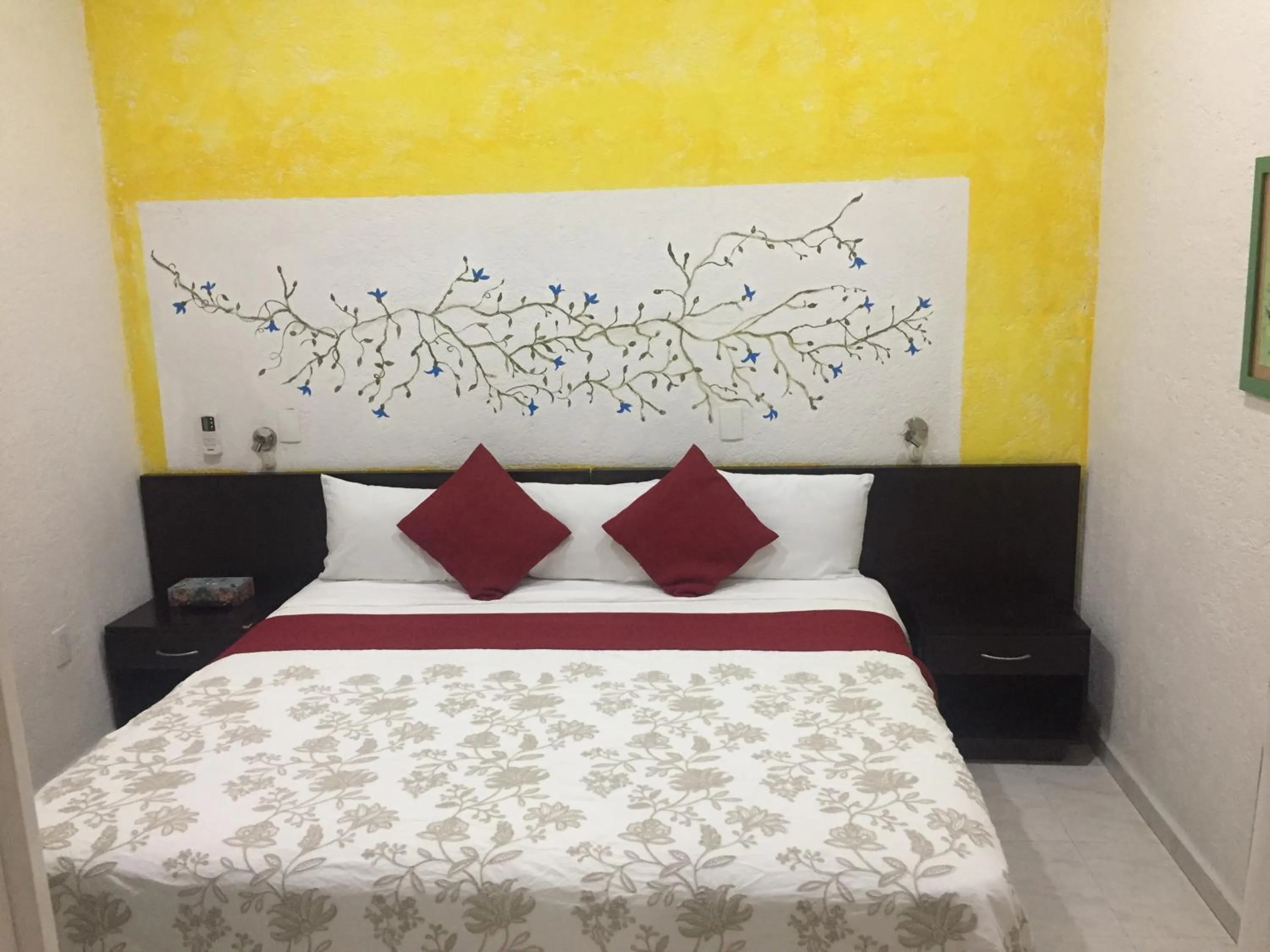 Photo of the whole room, Bed in Villa Mont