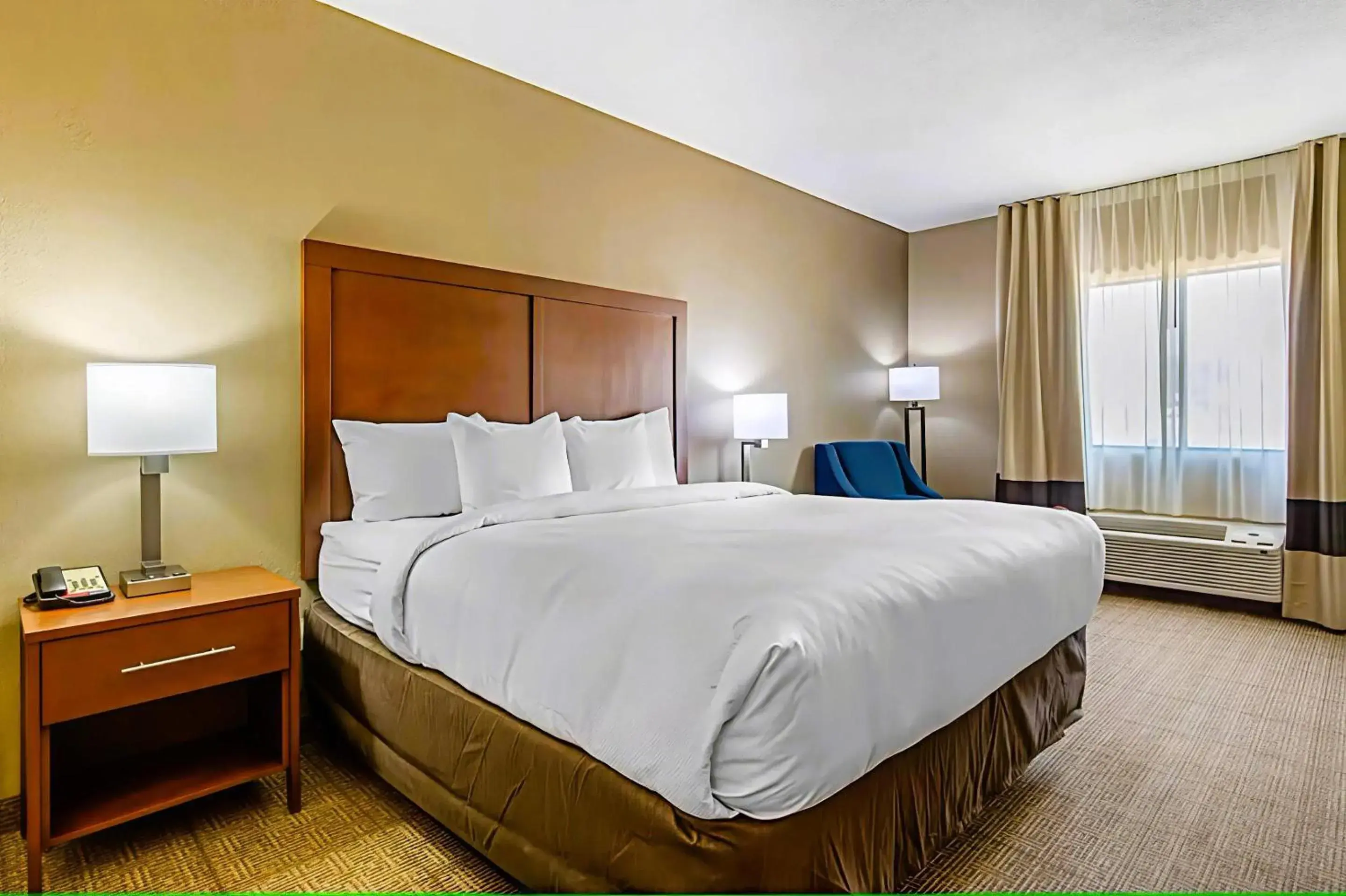 Bedroom, Bed in Comfort Inn & Suites McComb Bedroom, Bed in Comfort Inn & Suites McComb