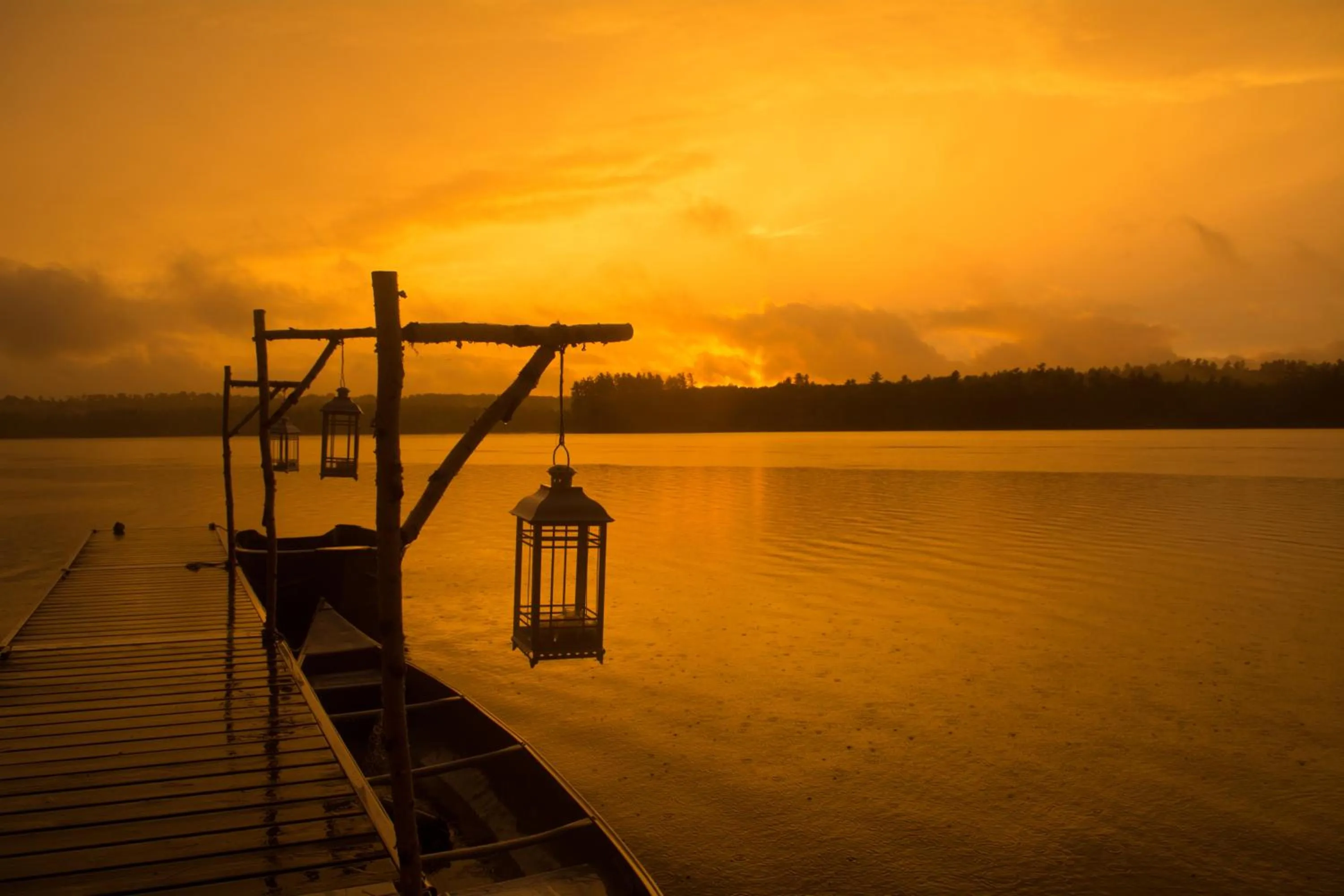 Lake view in Wolf Cove Inn