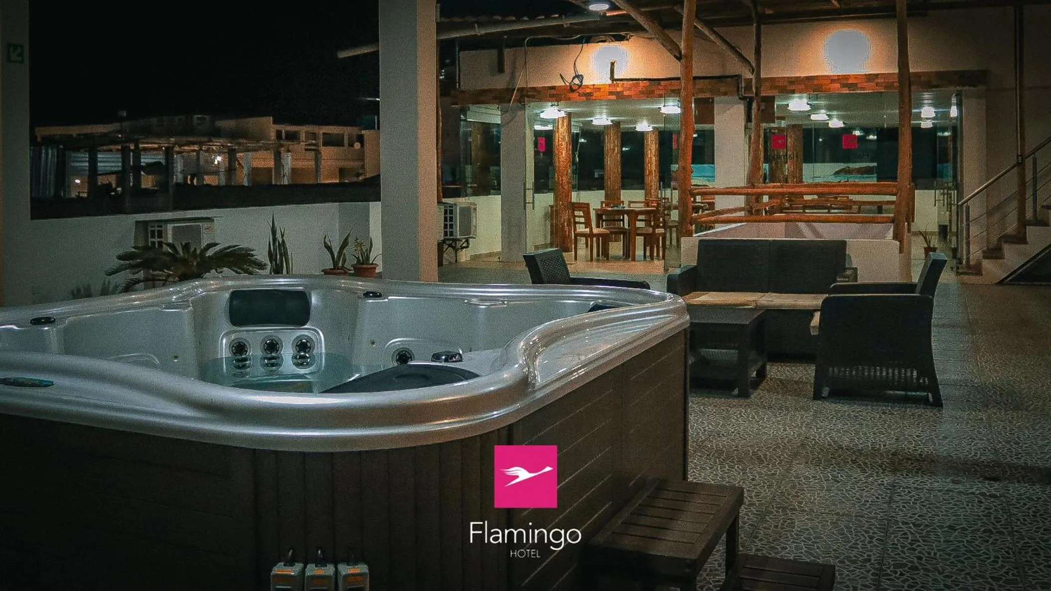 Hot Tub in Hotel Flamingo