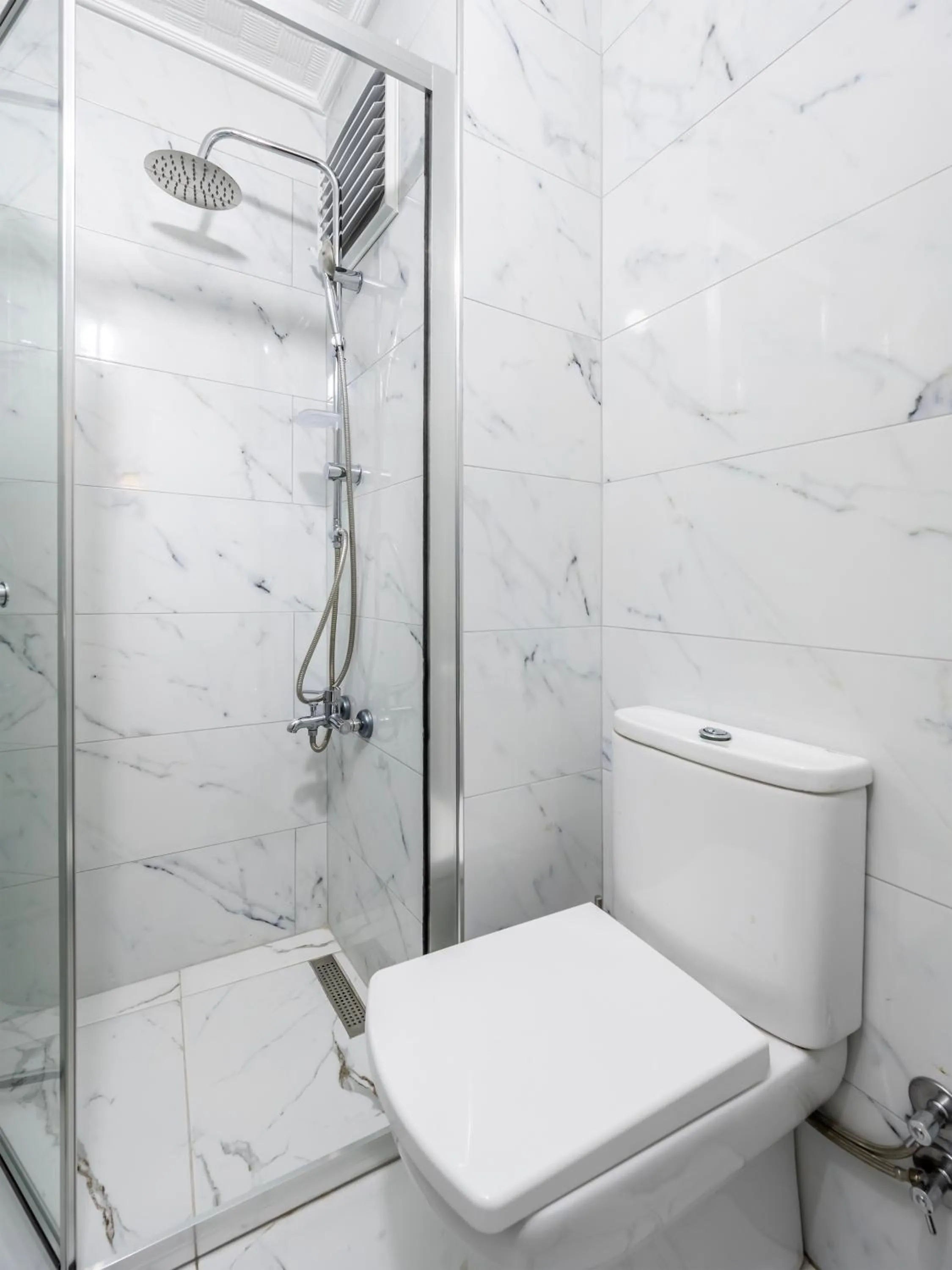 Bathroom in Taksim Trust Hotel