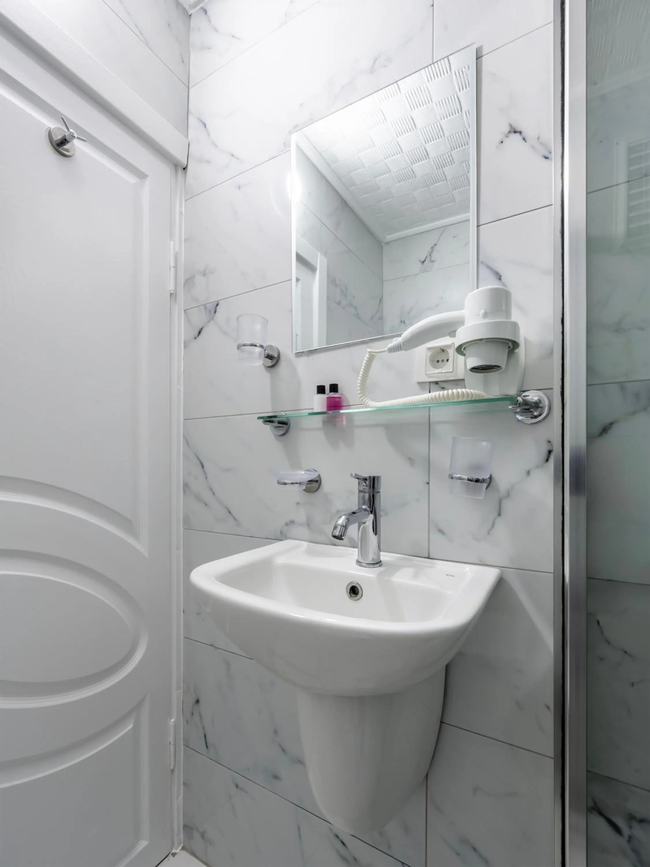 Bathroom in Taksim Trust Hotel