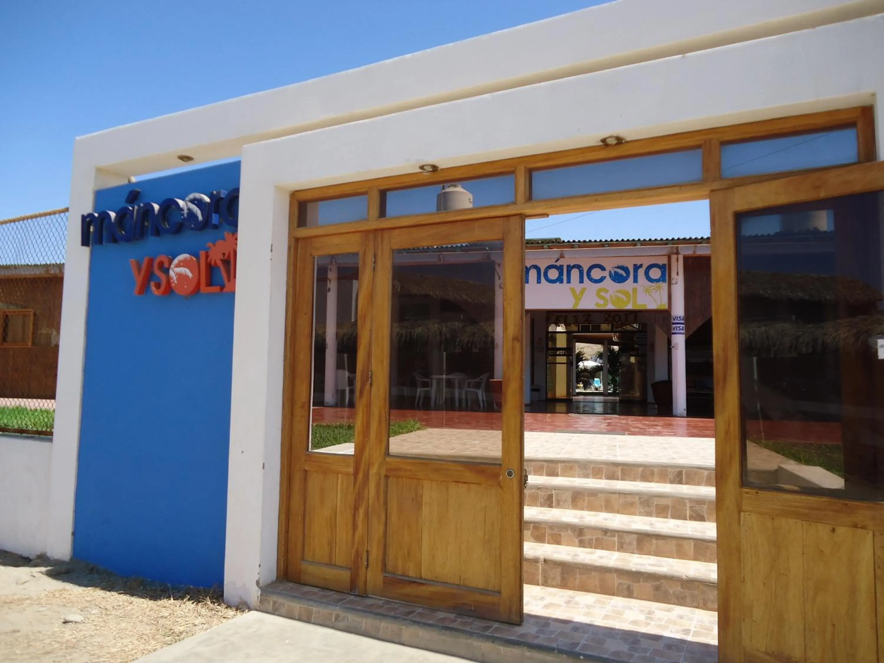 Facade/entrance in Mancora y Sol
