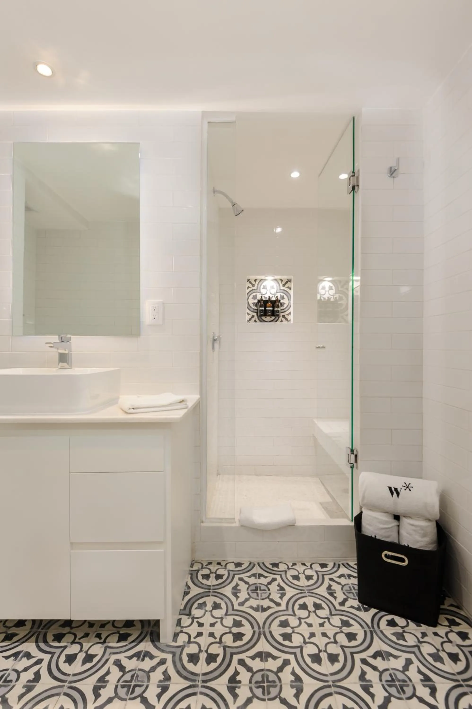 Shower in Nuevo Leon 155 by Wynwood House