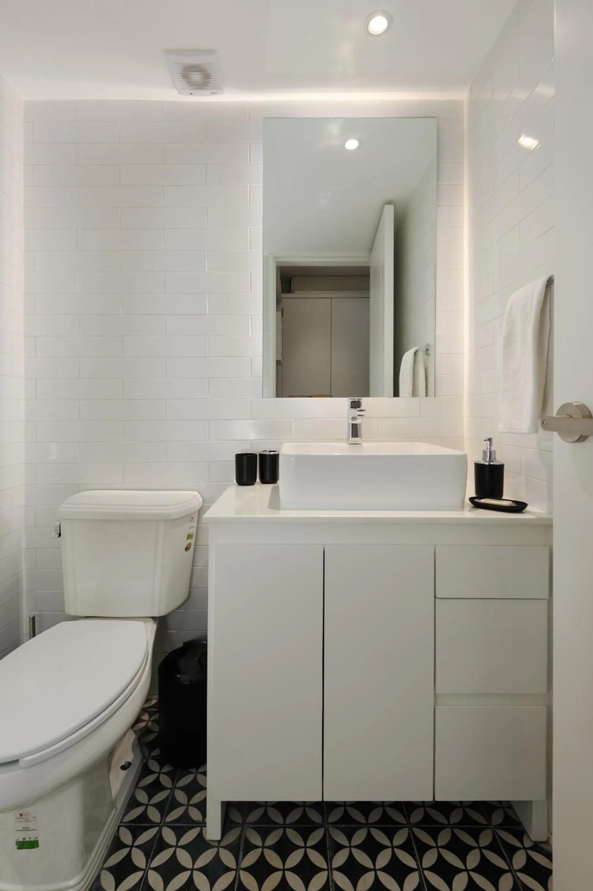 Bathroom in Nuevo Leon 155 by Wynwood House