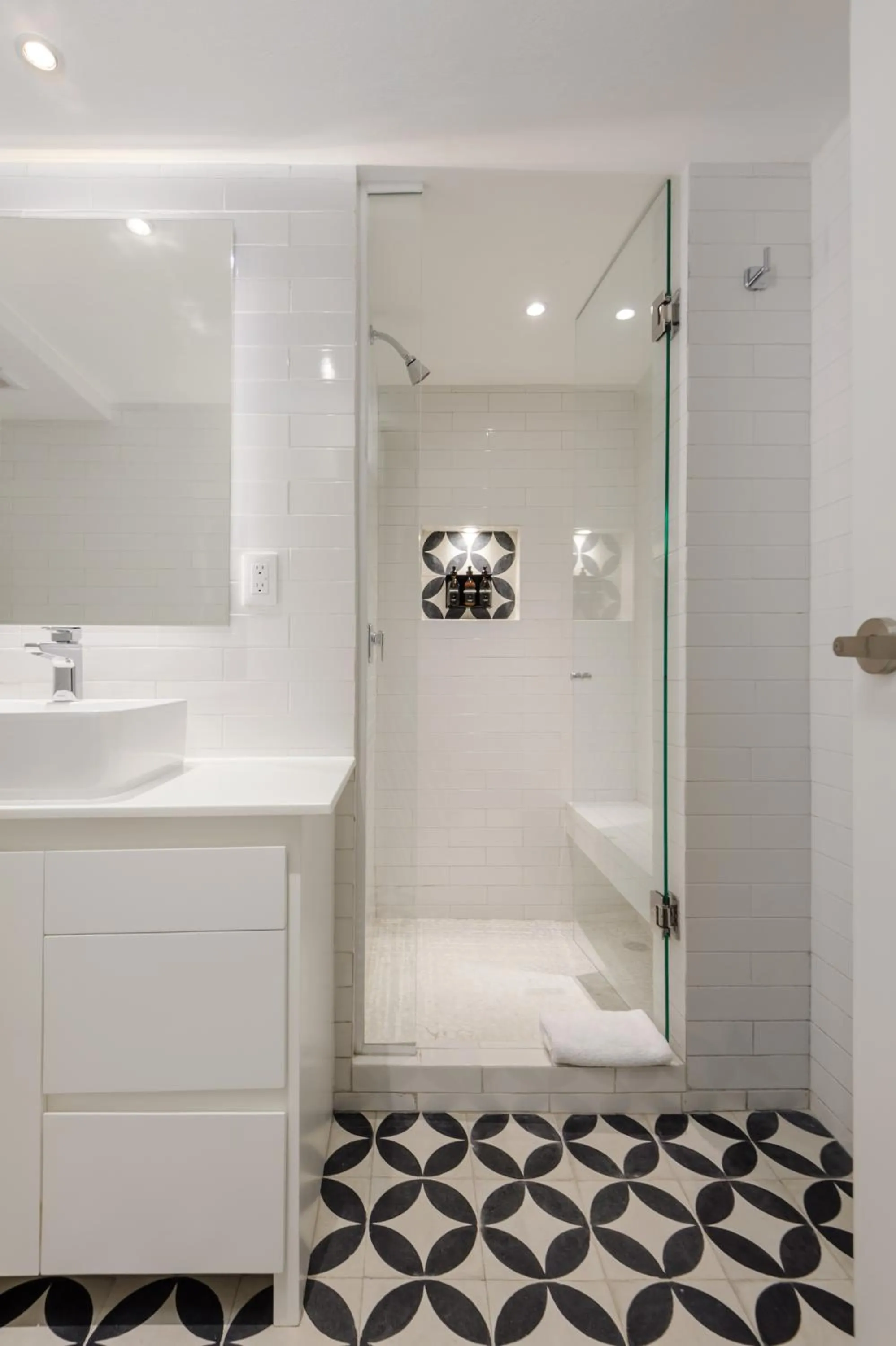 Bathroom in Nuevo Leon 155 by Wynwood House