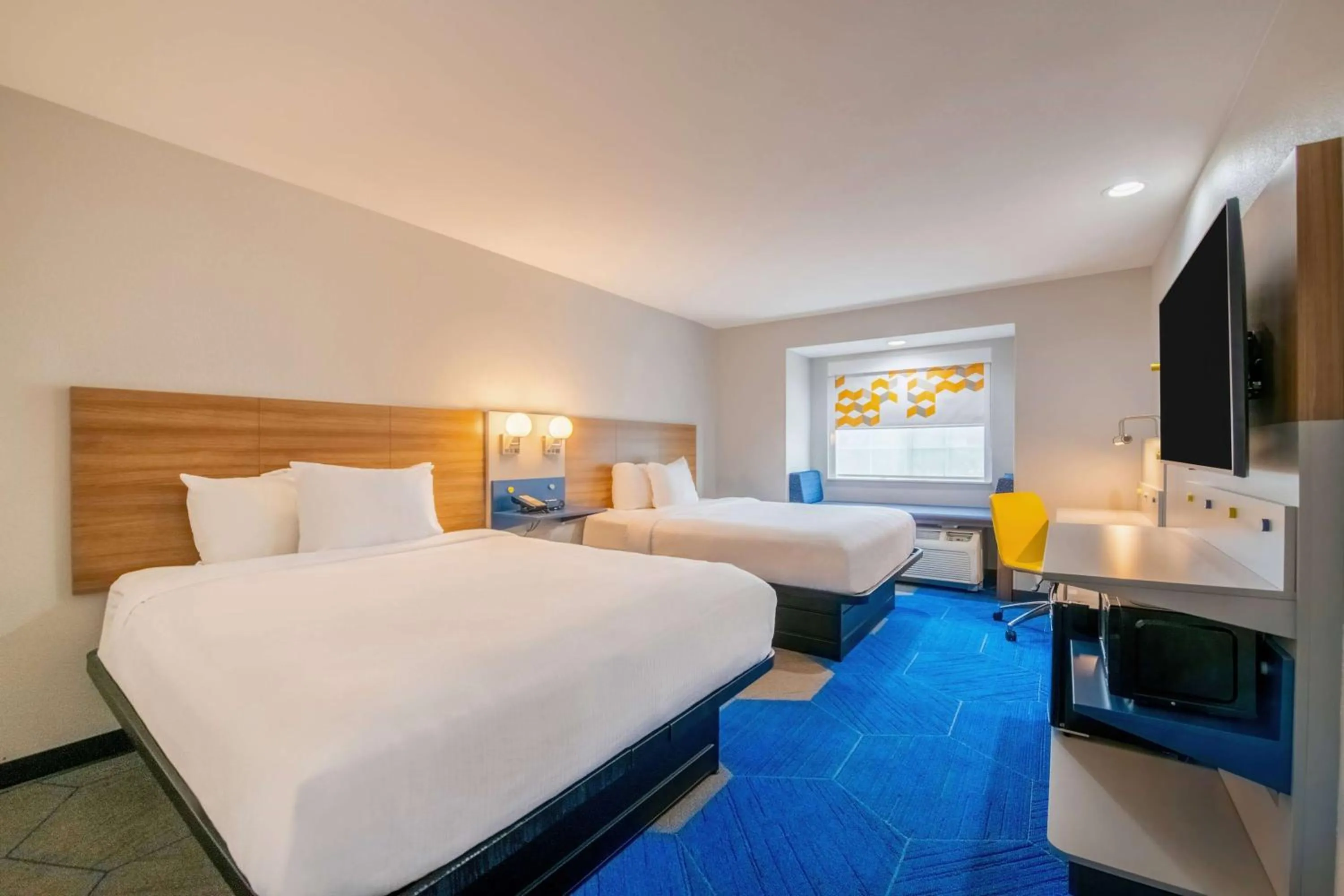 Photo of the whole room, Bed in Microtel Inn and Suites by Wyndham Anderson SC