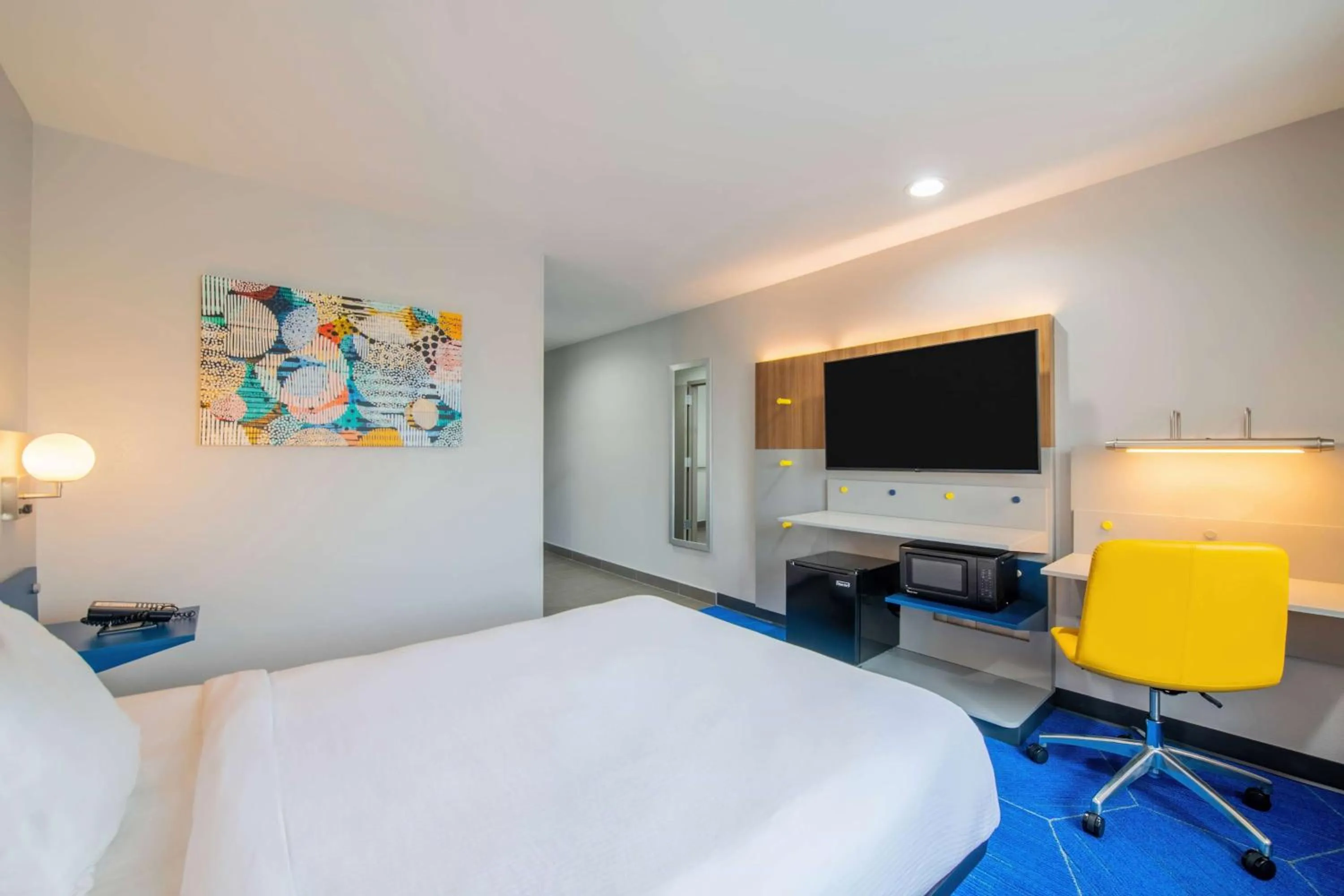 Photo of the whole room, Bed in Microtel Inn and Suites by Wyndham Anderson SC