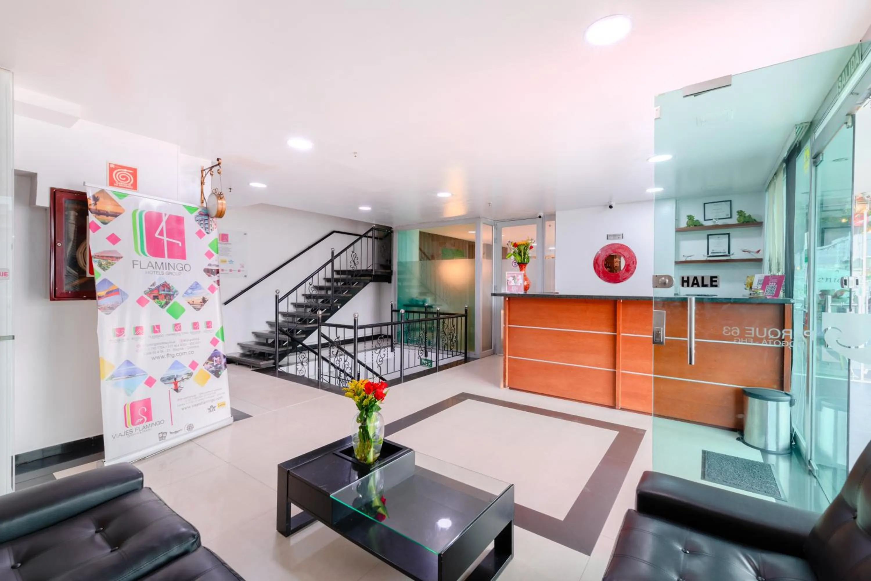 Lobby or reception in Hotel Parque 63