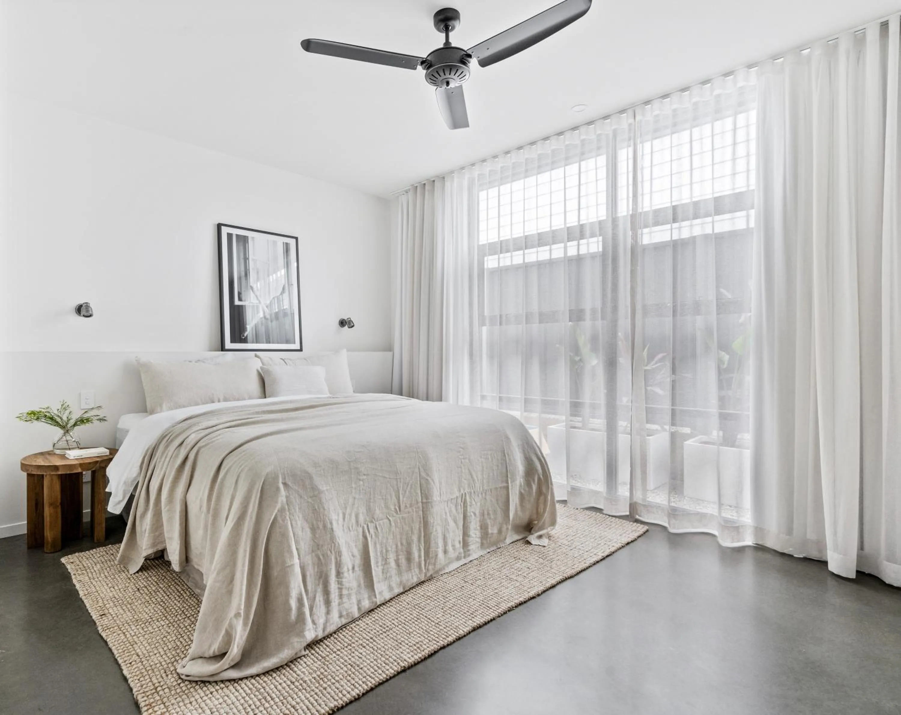 Bed in Maple Cottages, Berry - by Linnaeus Collection