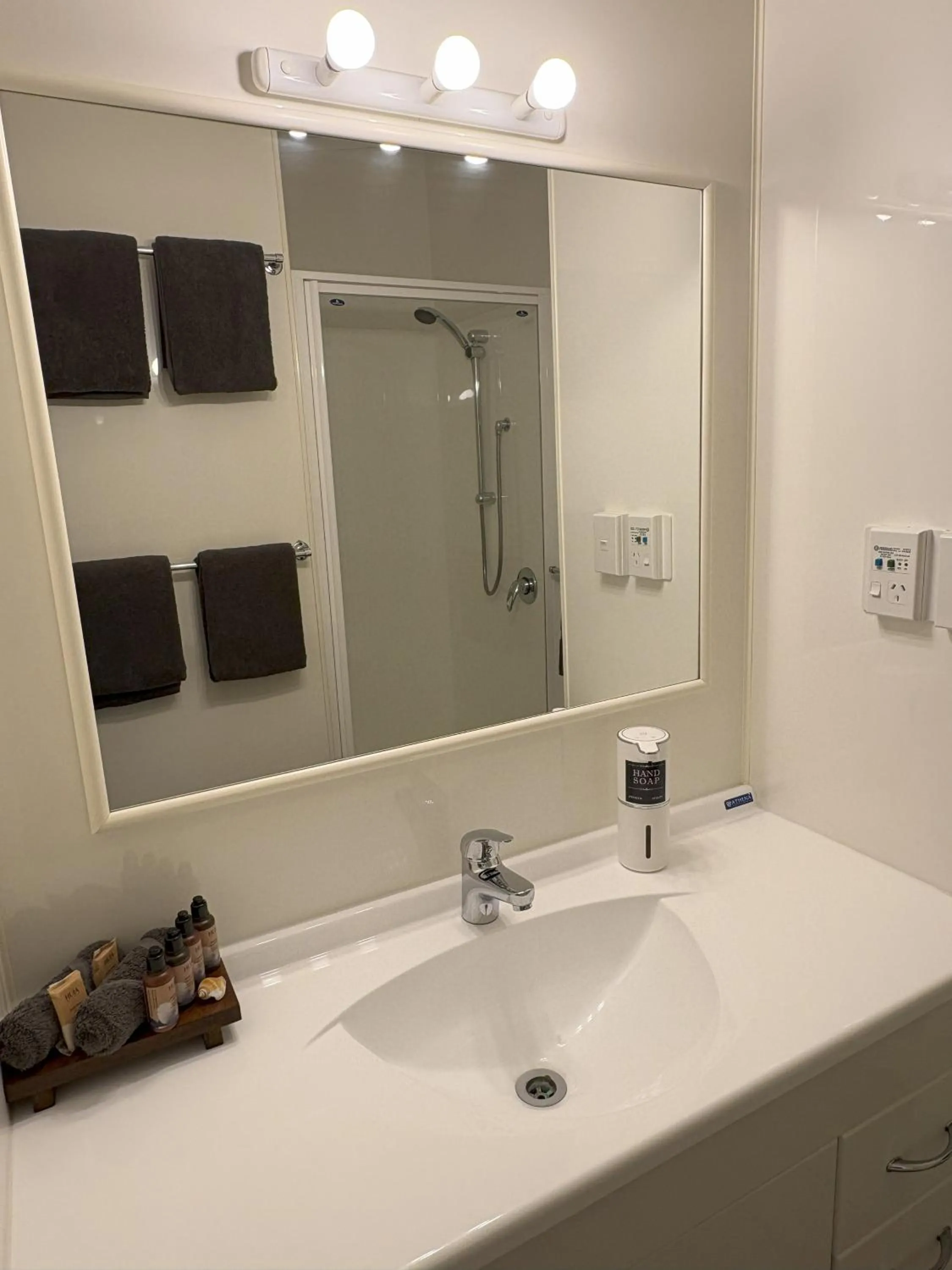 Shower in Baileys At The Beach