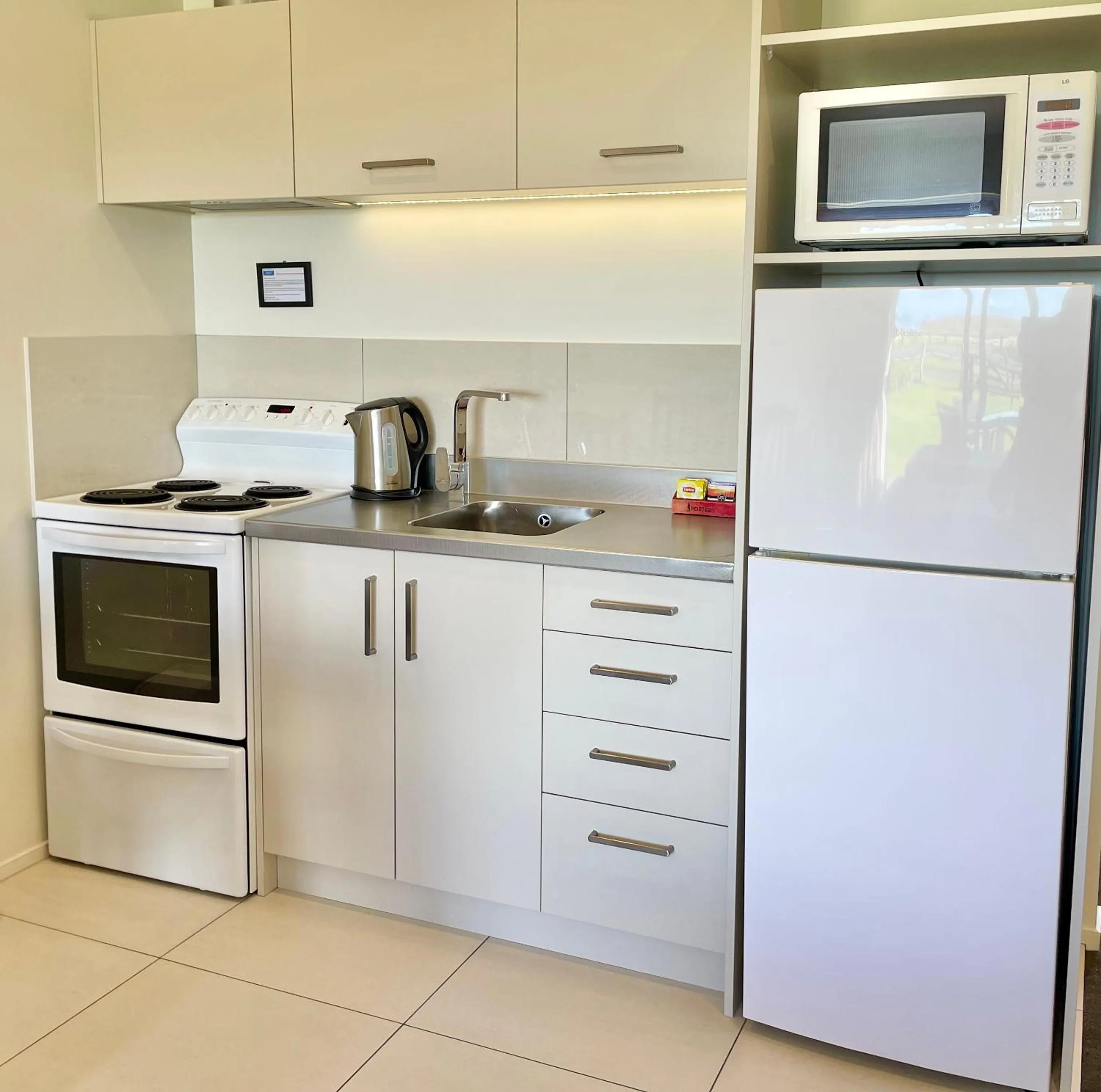 Coffee/tea facilities in Baileys At The Beach