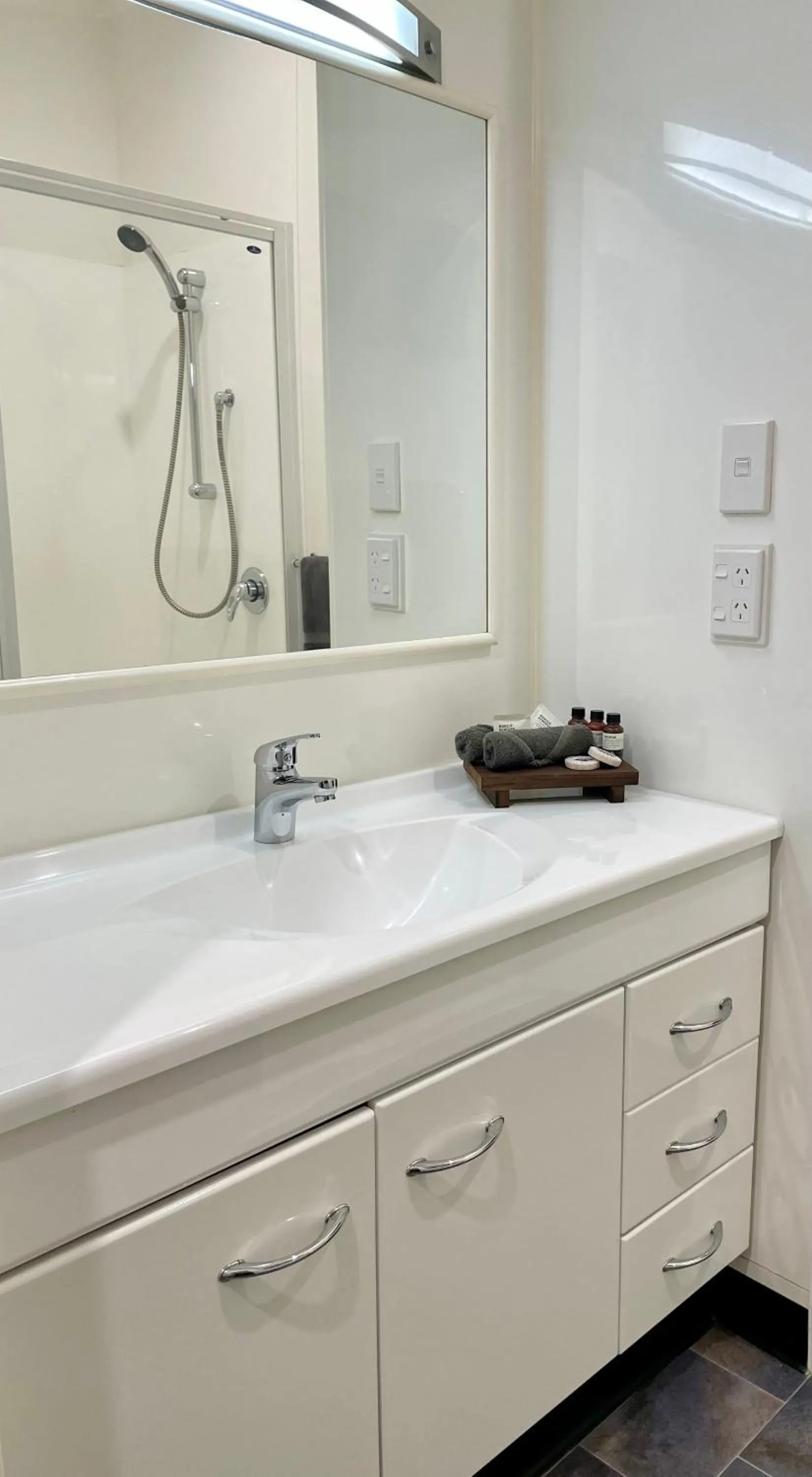 Shower in Baileys At The Beach