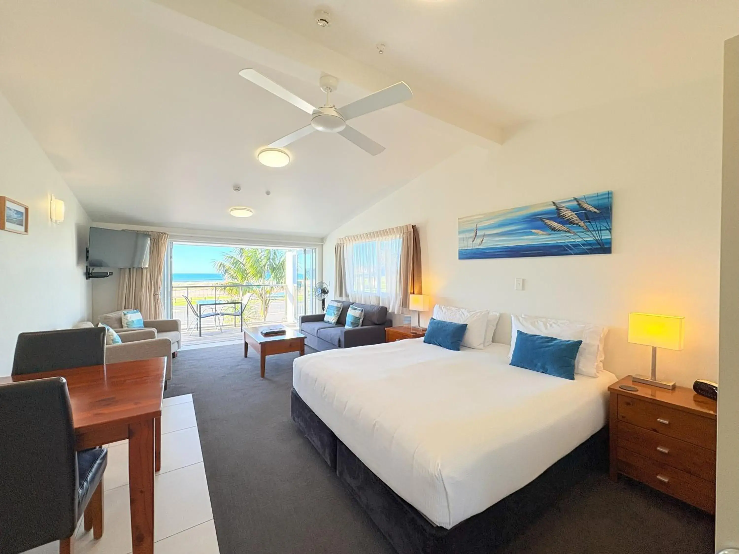 Bed in Baileys At The Beach Bed in Baileys At The Beach