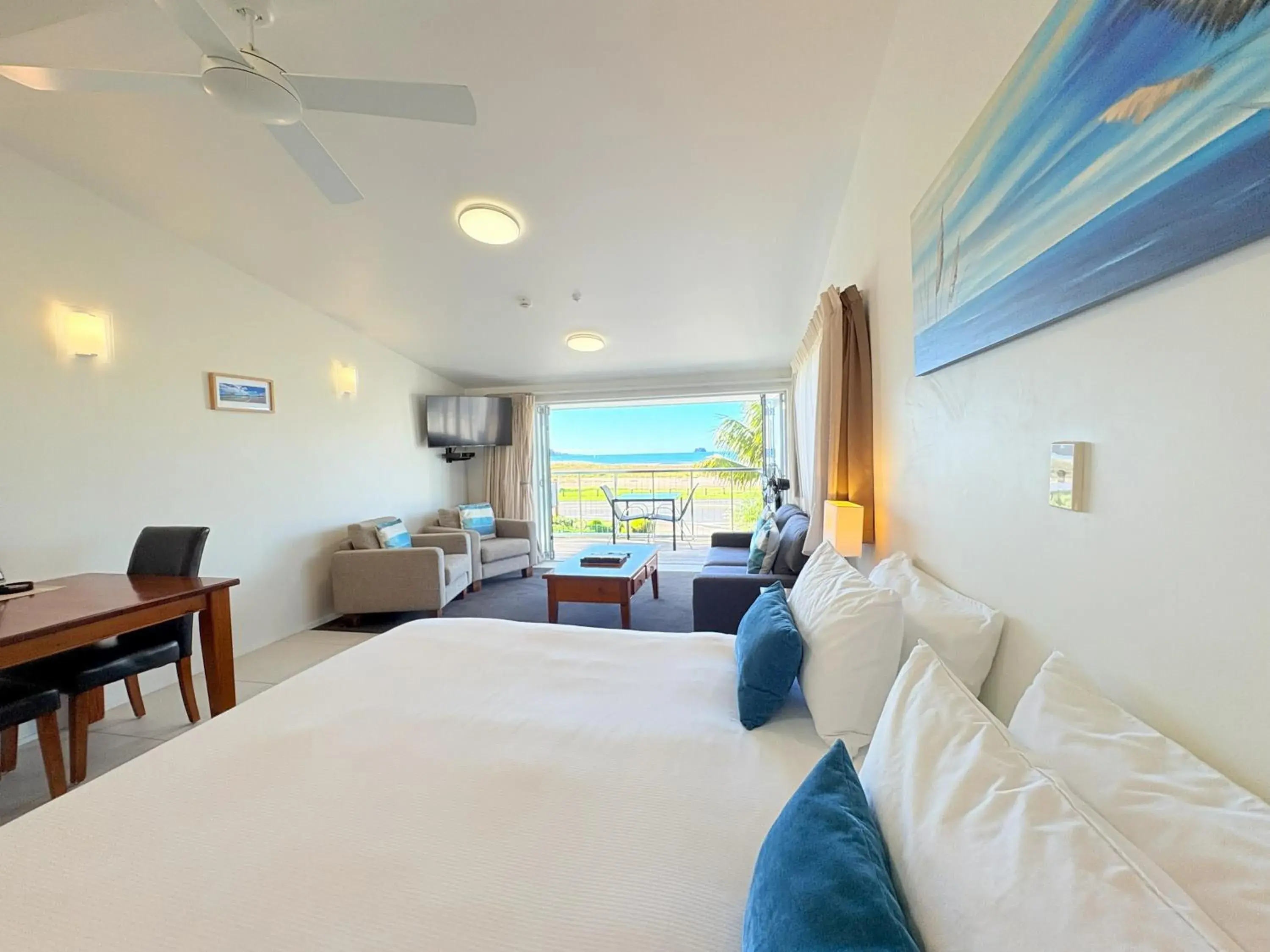 Bed in Baileys At The Beach Bed in Baileys At The Beach