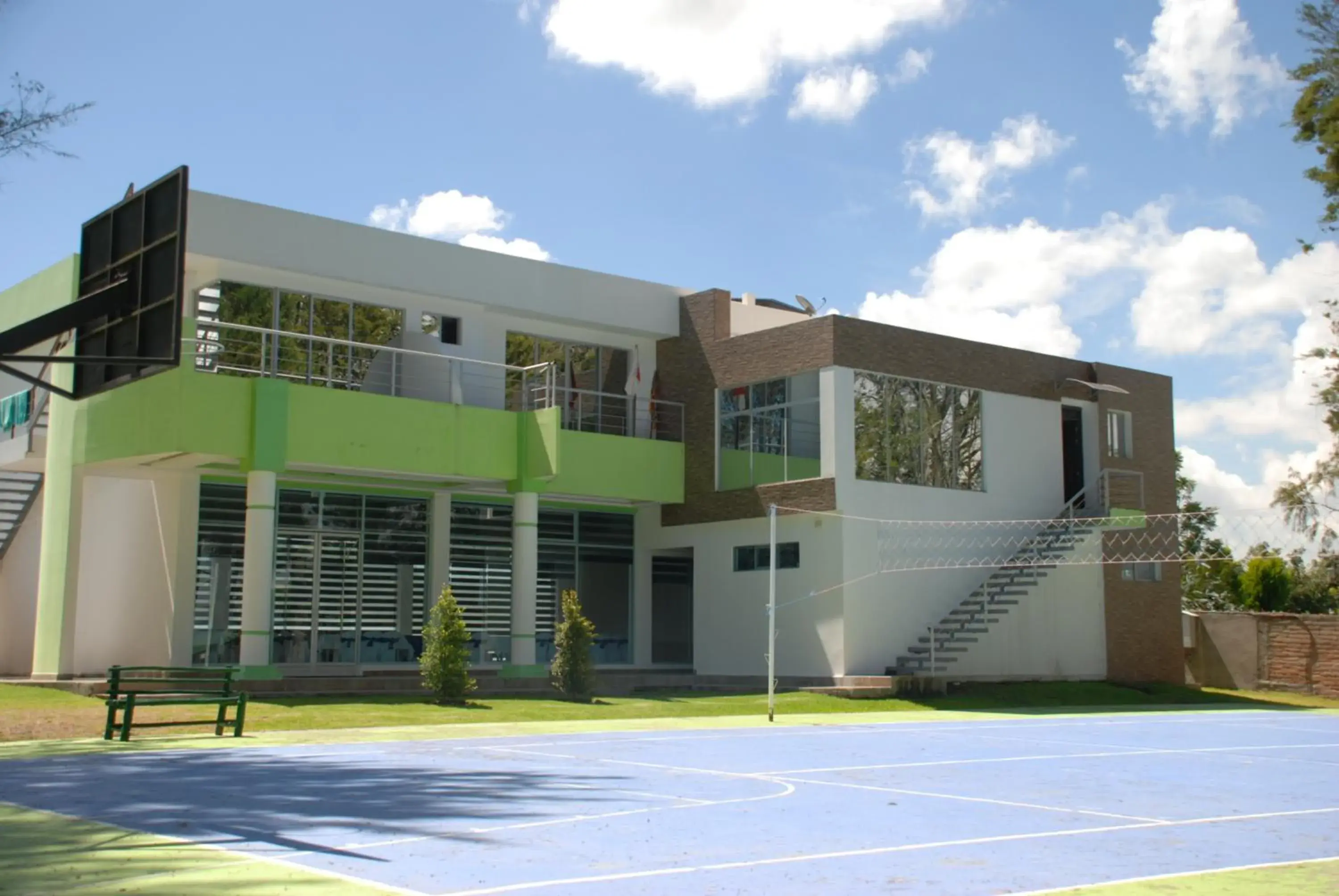 Property building in Hosteria Airport Garden Property building in Hosteria Airport Garden