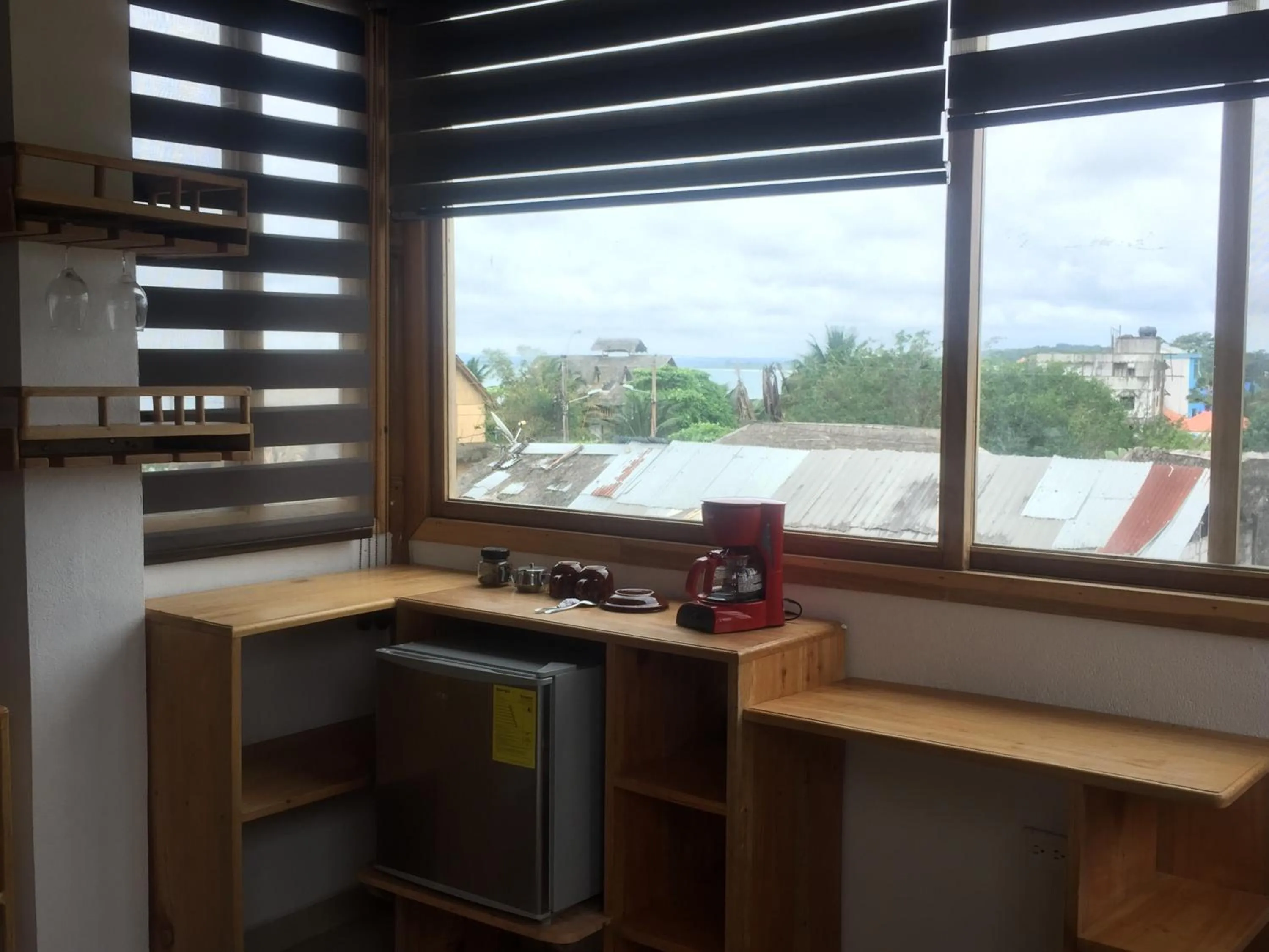 Kitchen or kitchenette in La Facha Hostal Restaurant Surf