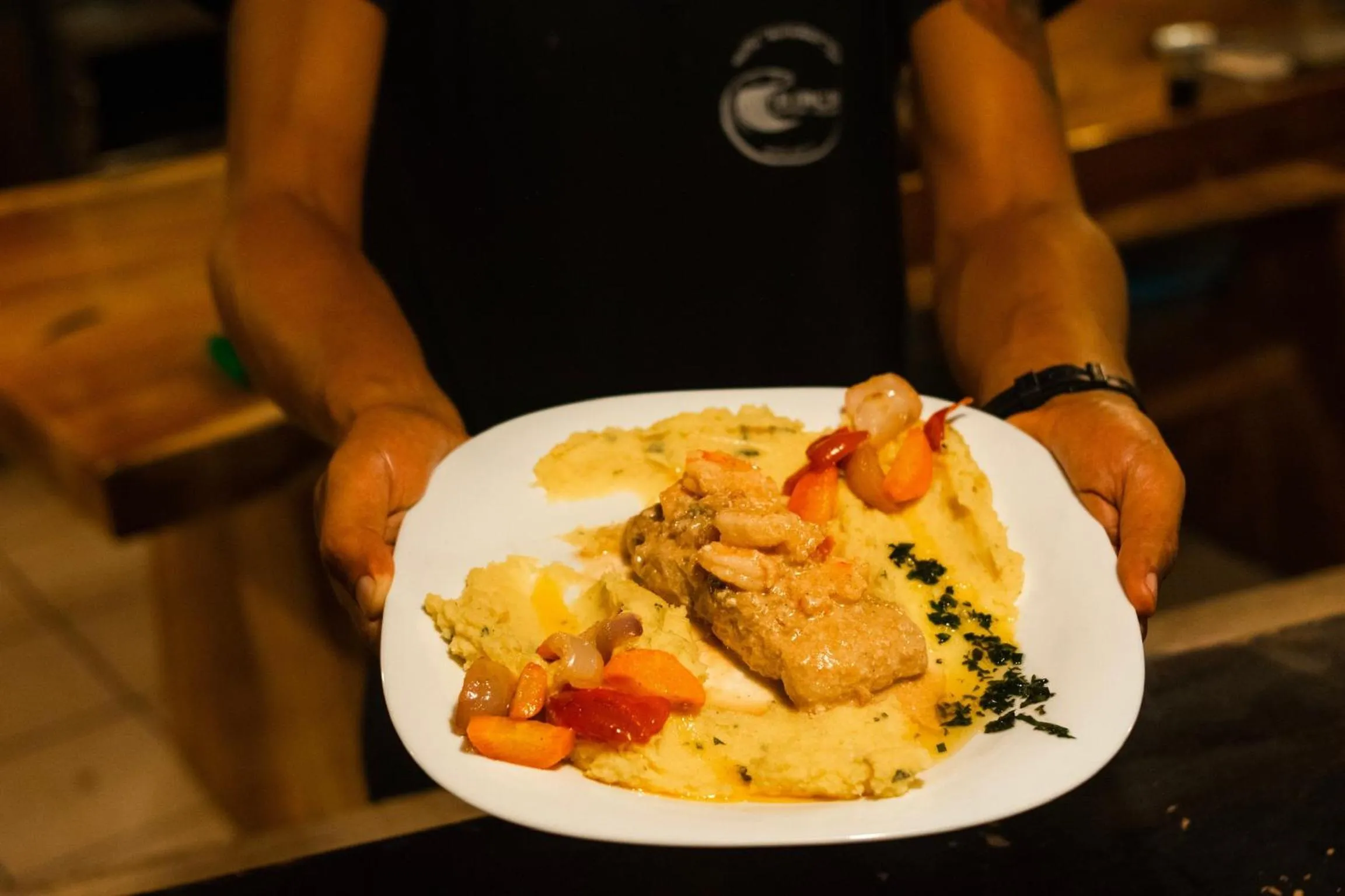 Restaurant/places to eat in La Facha Hostal Restaurant Surf