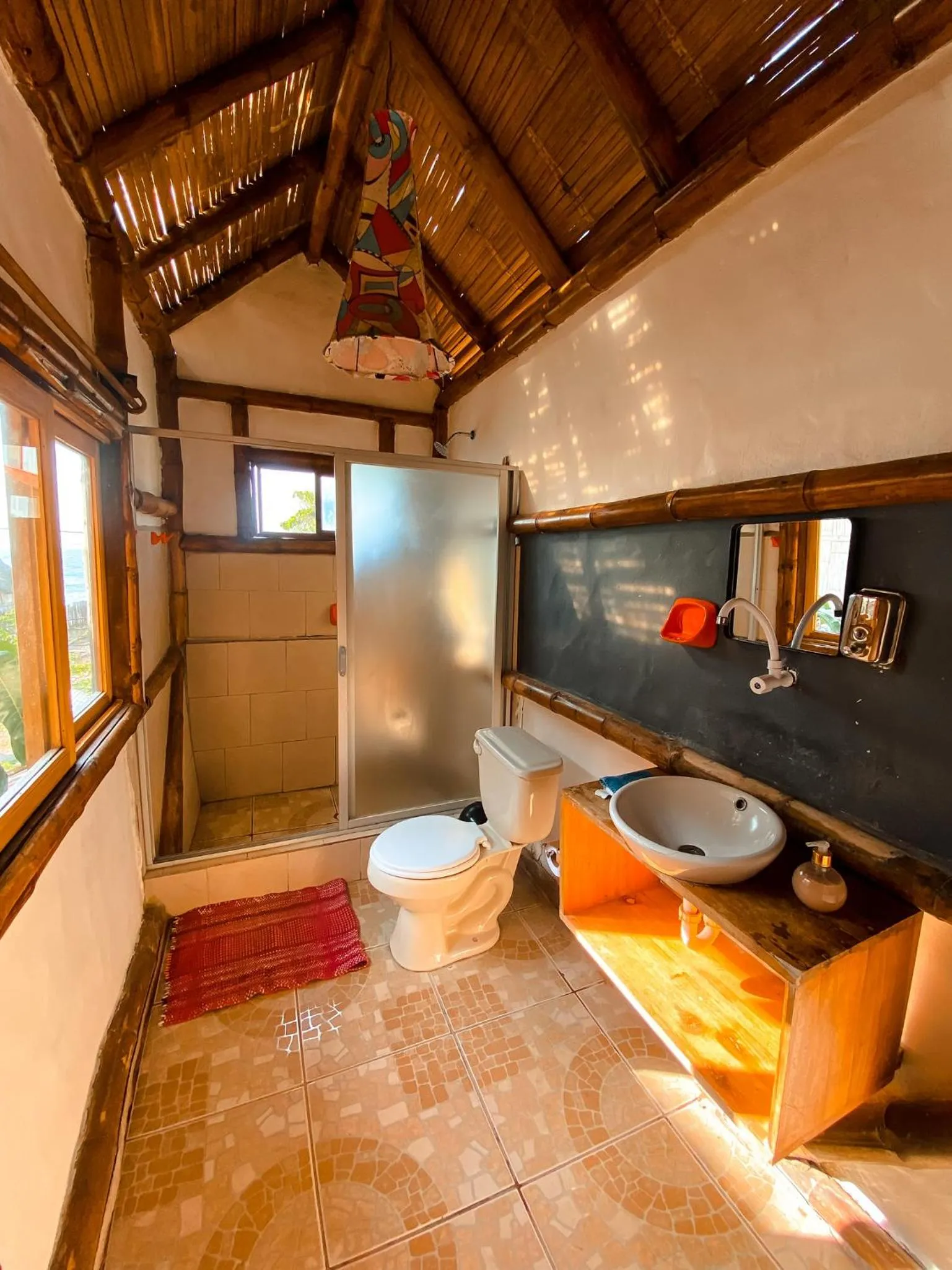 Bathroom in La Facha Hostal Restaurant Surf