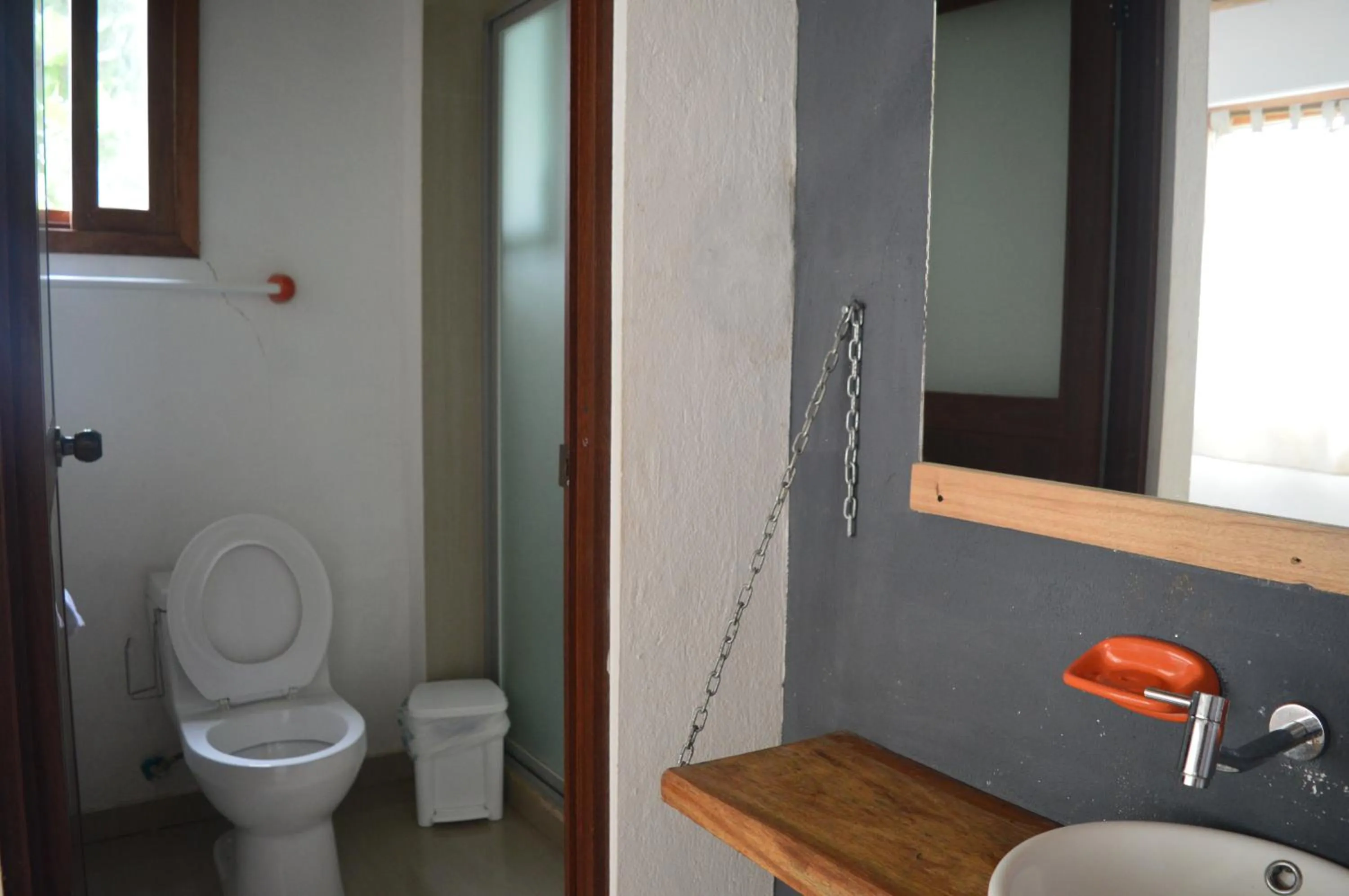 Bathroom in La Facha Hostal Restaurant Surf