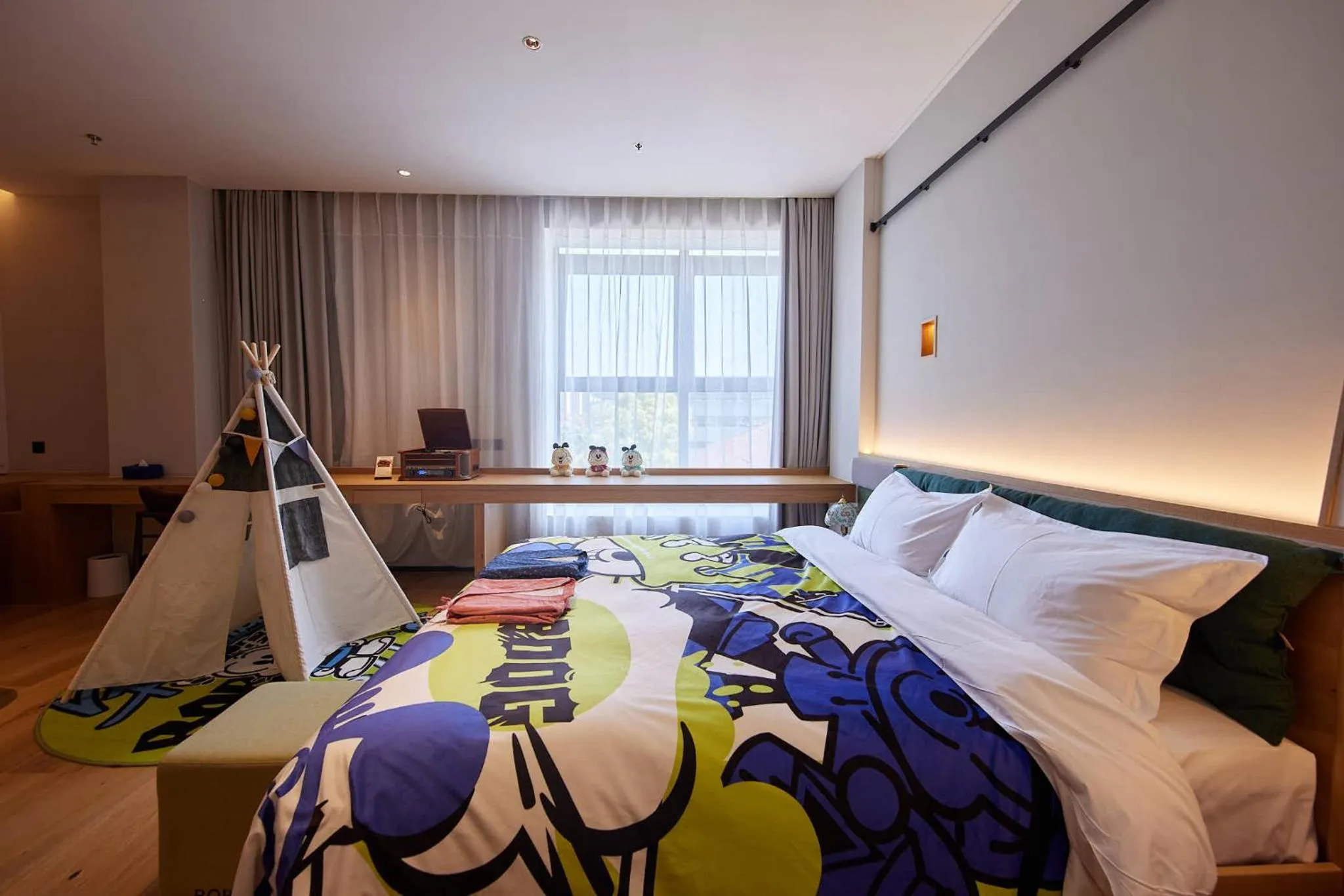 Photo of the whole room, Bed in Yitel Hotel Shanghai ex Timeless Boutique House