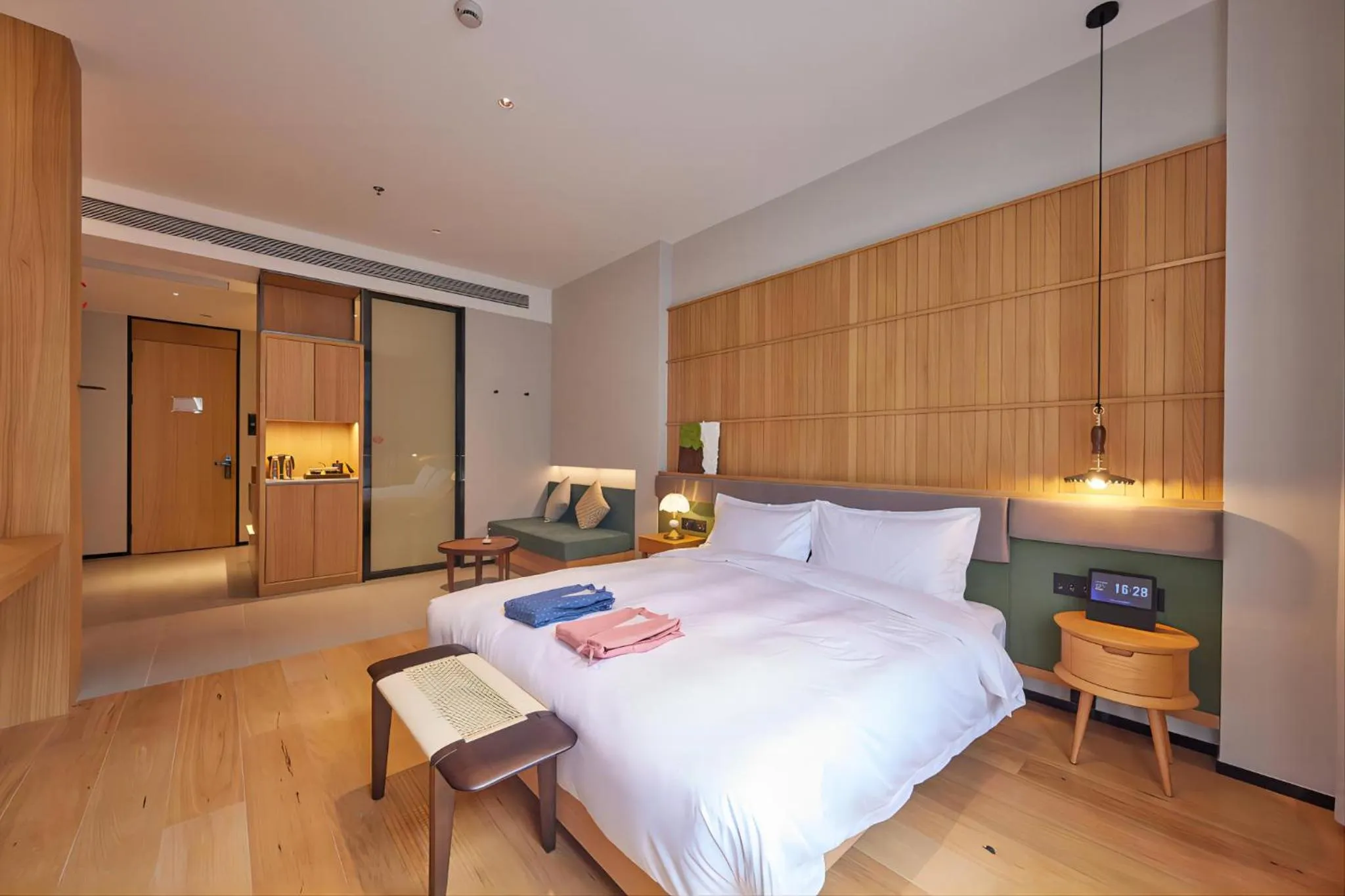 Photo of the whole room, Bed in Yitel Hotel Shanghai ex Timeless Boutique House