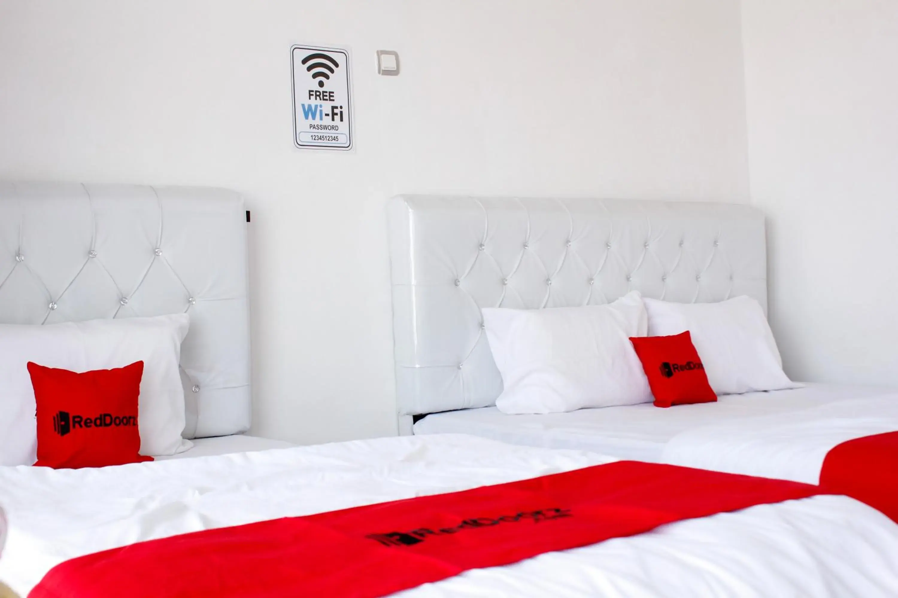 Bedroom, Bed in RedDoorz Syariah near Kawasan Wisata Gunung Prau Dieng Bedroom, Bed in RedDoorz Syariah near Kawasan Wisata Gunung Prau Dieng