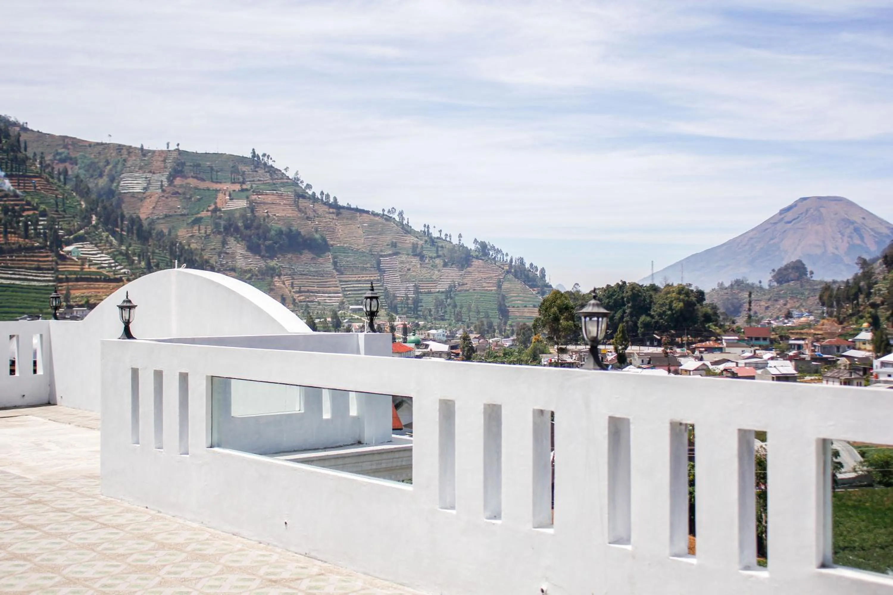Mountain view in RedDoorz Syariah near Kawasan Wisata Gunung Prau Dieng