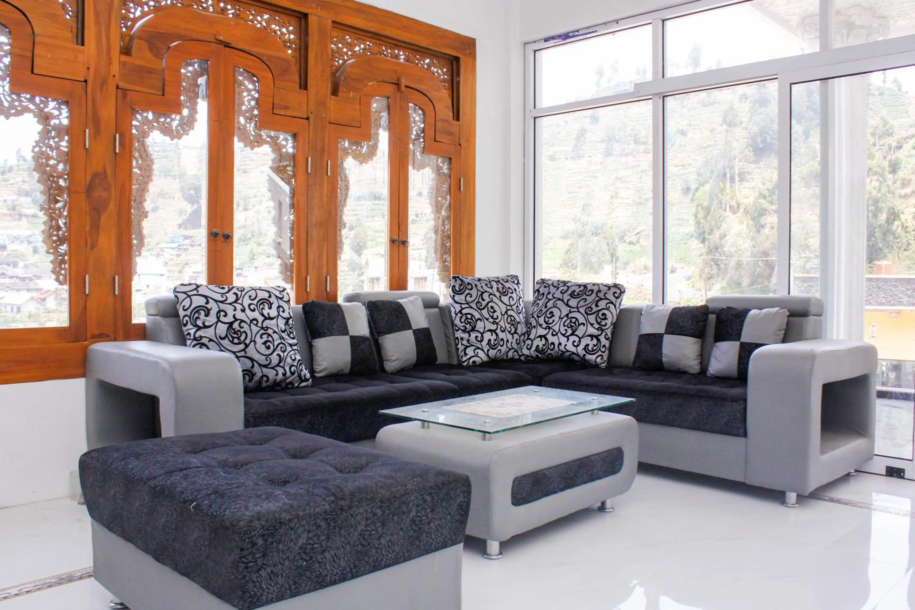 Living room in RedDoorz Syariah near Kawasan Wisata Gunung Prau Dieng