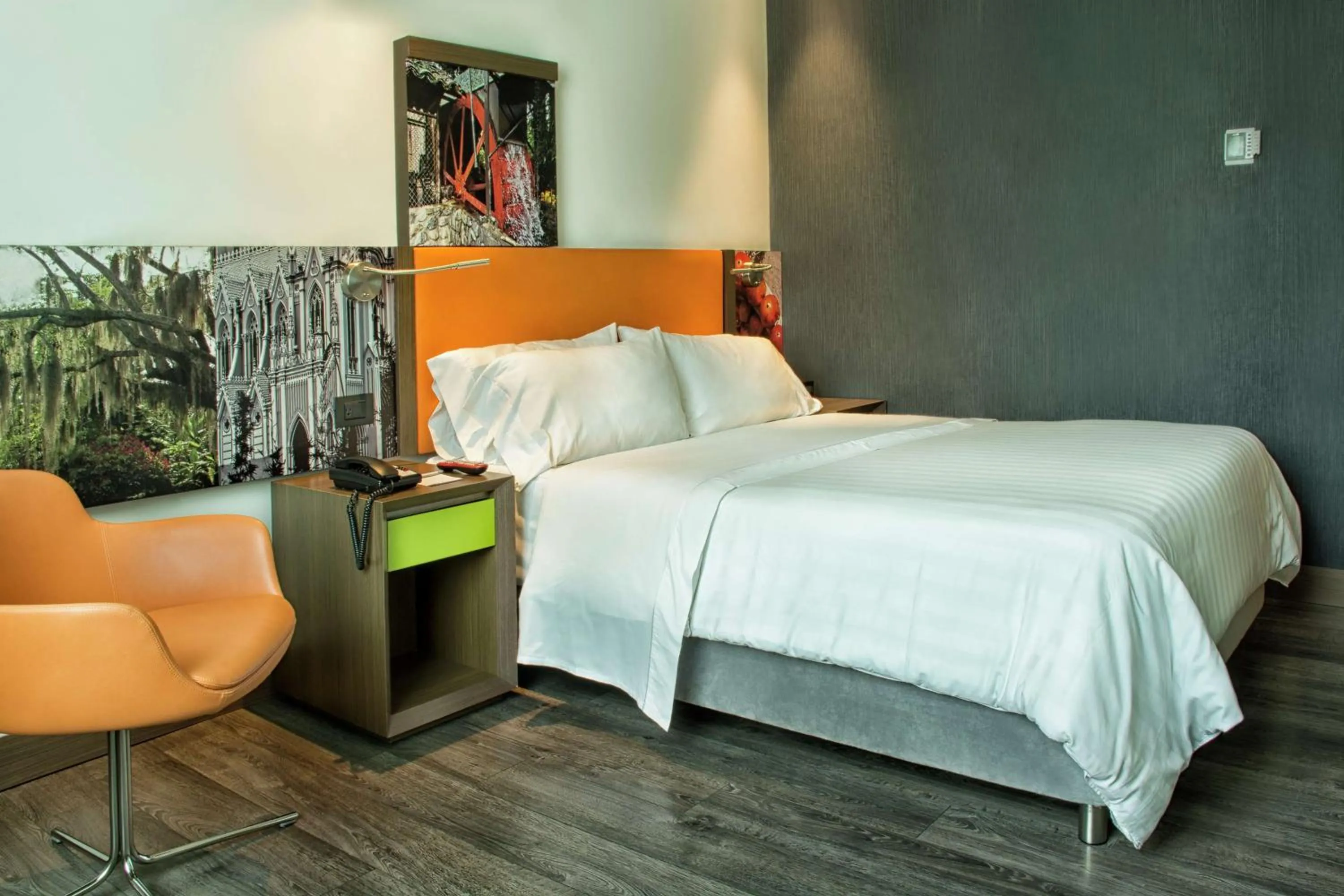 Bed in Hampton by Hilton Cali