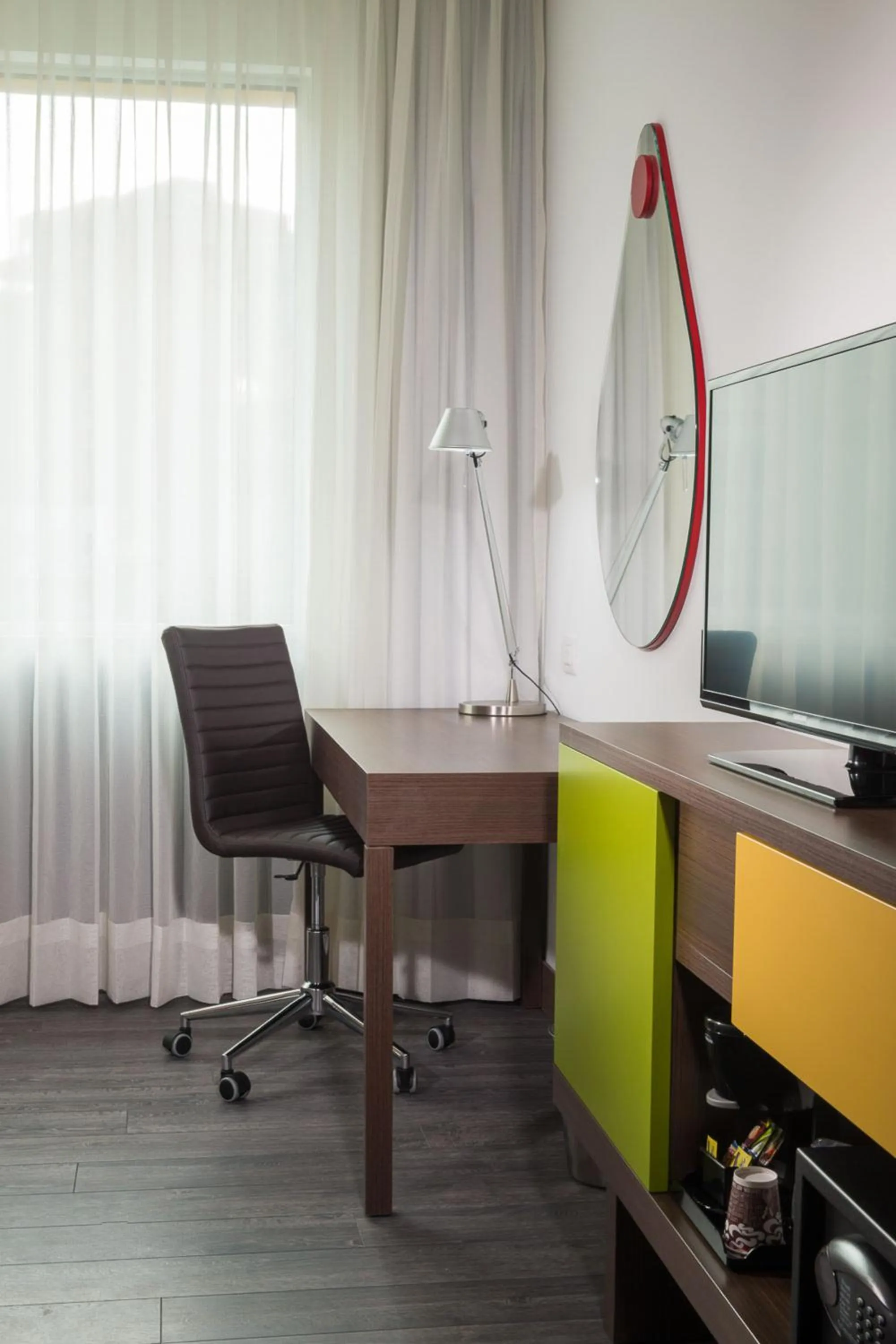 hair dresser in Hampton by Hilton Cali