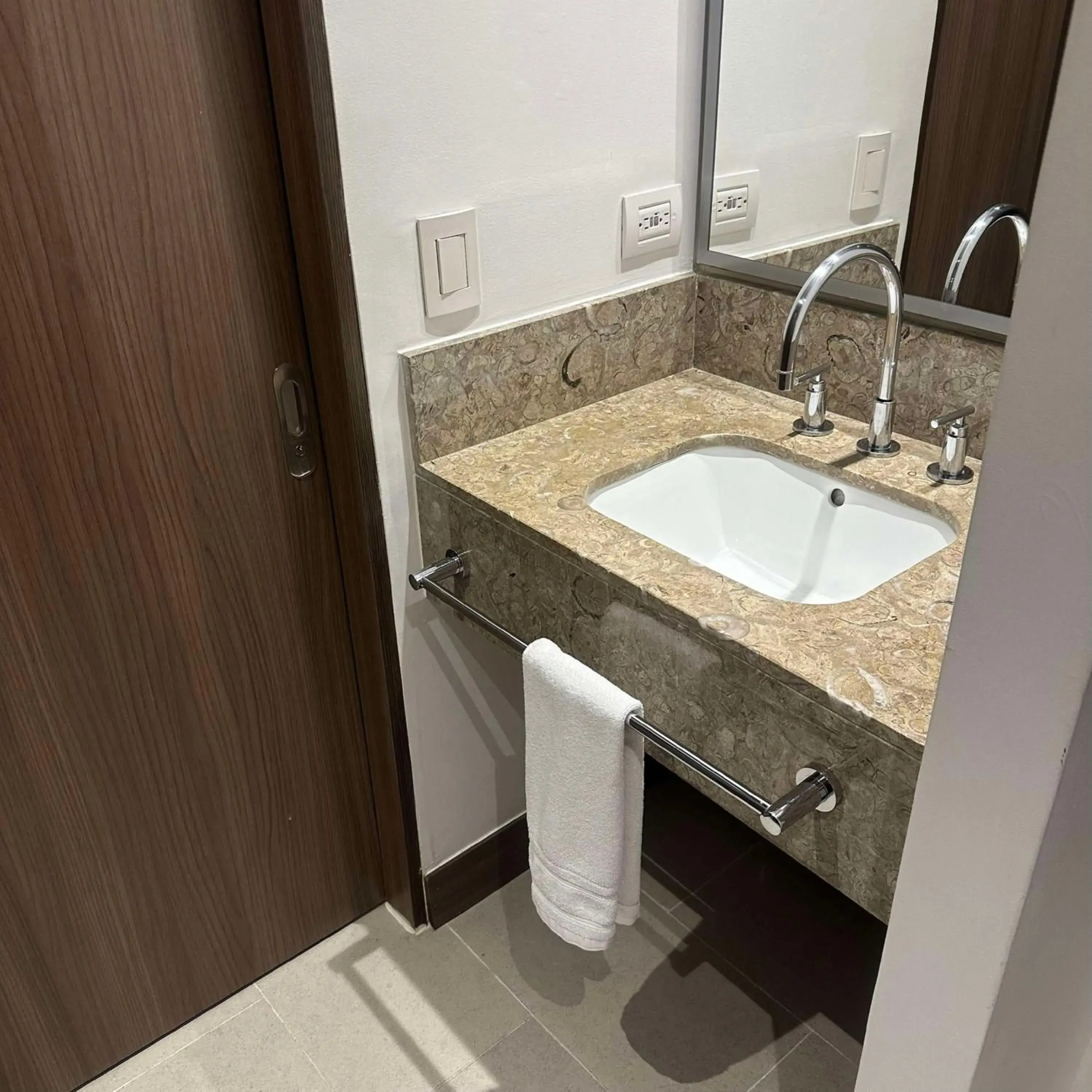 Bathroom in Hampton by Hilton Cali Bathroom in Hampton by Hilton Cali